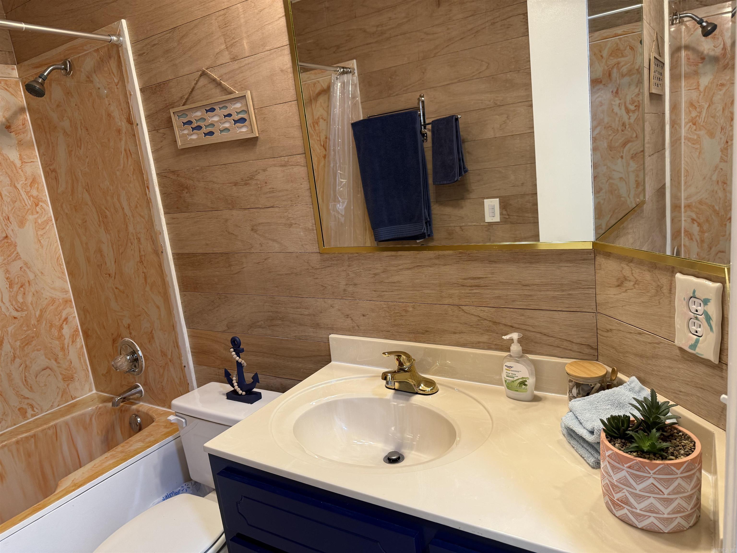 HAMILTON HILLS - Residential