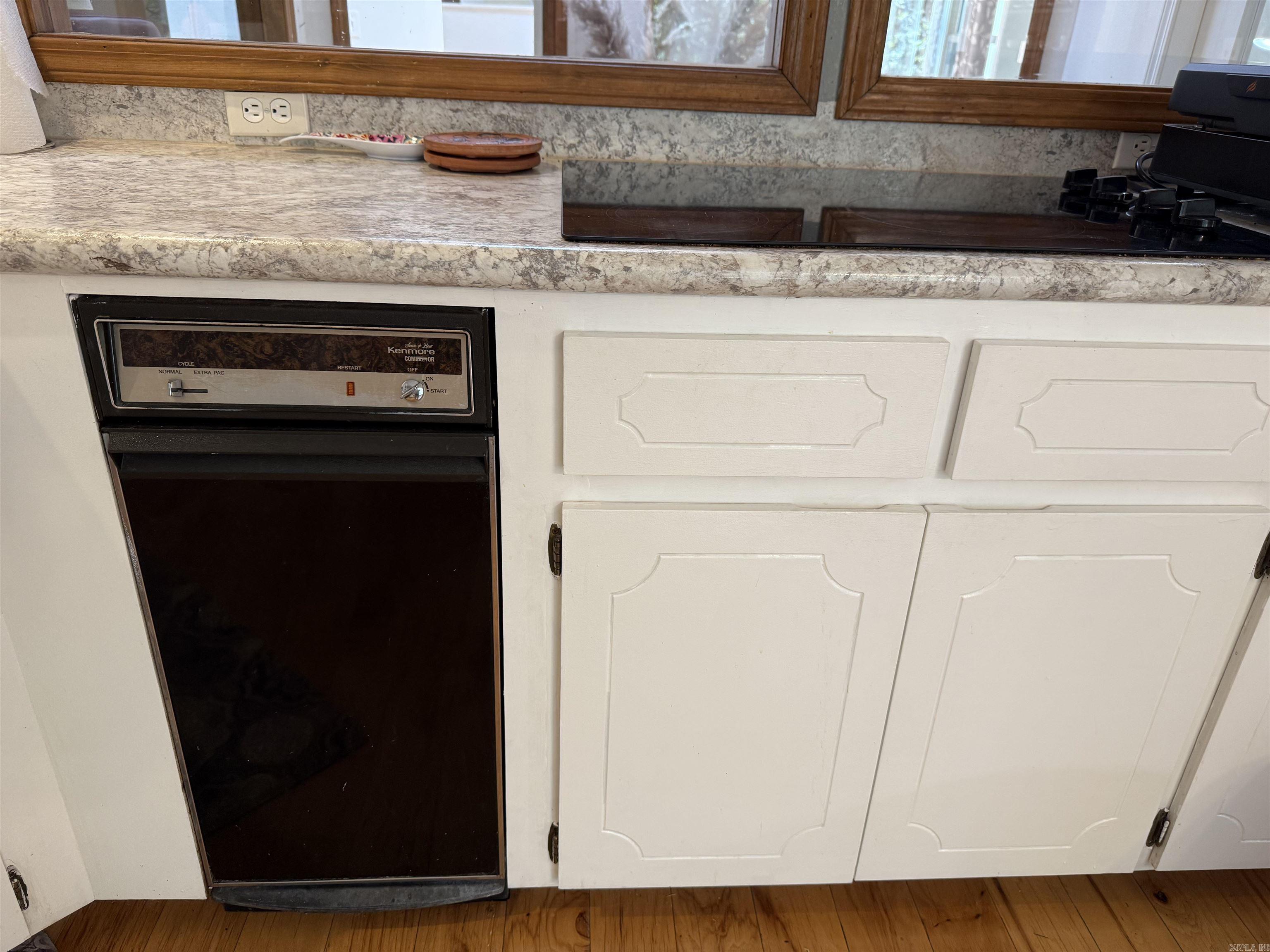 HAMILTON HILLS - Residential