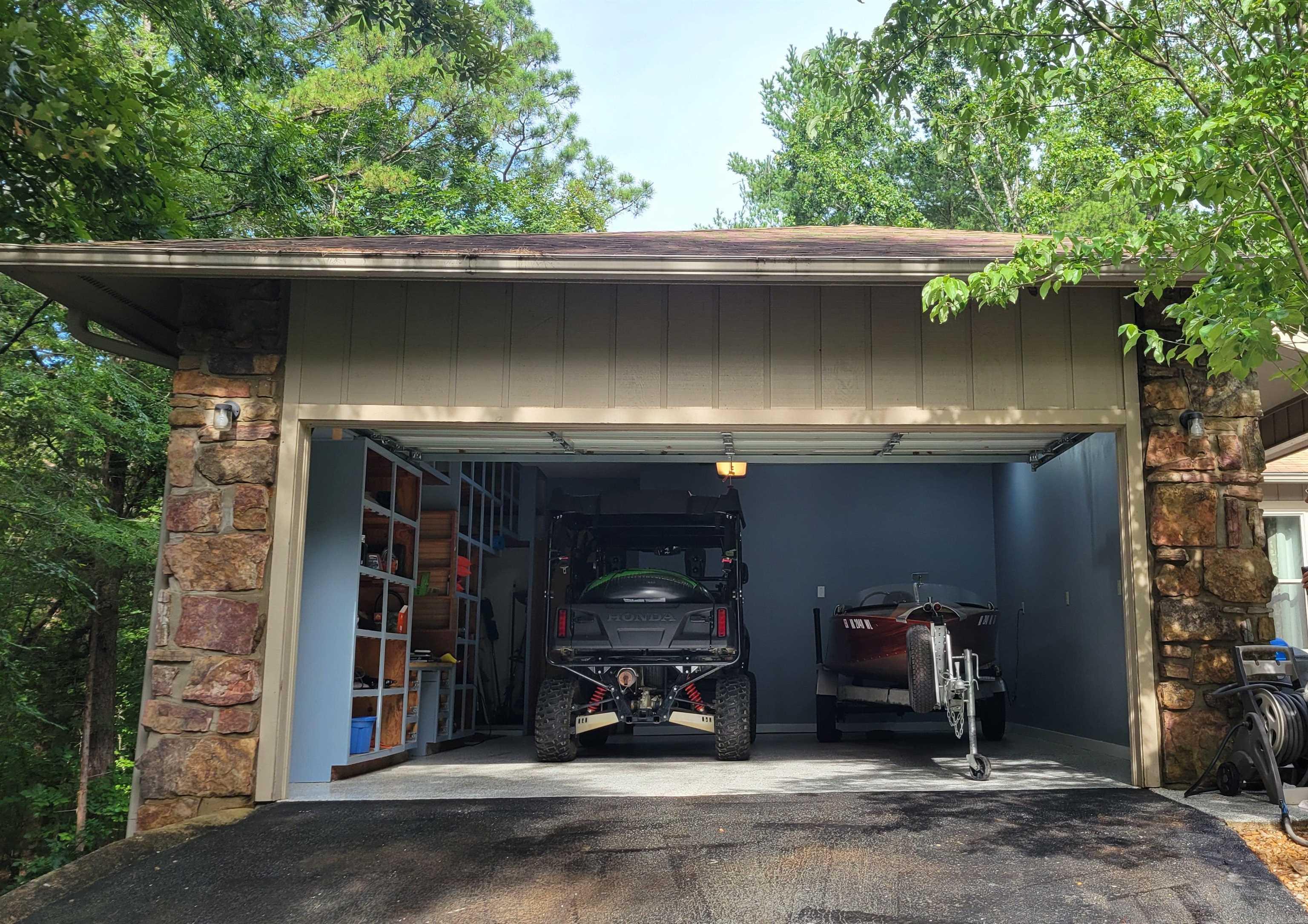 HAMILTON HILLS - Residential