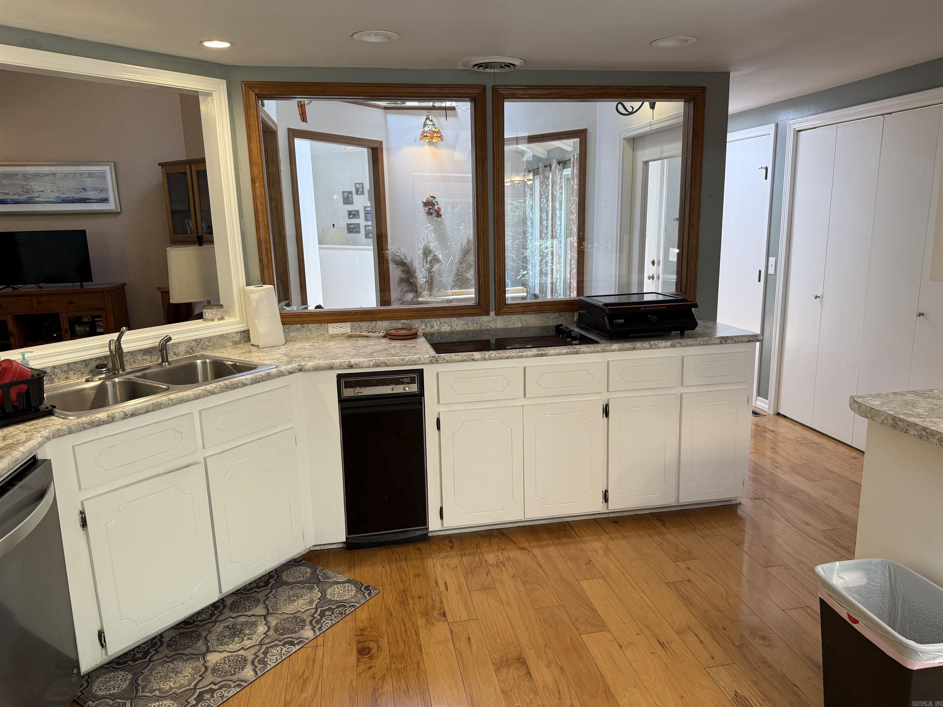 HAMILTON HILLS - Residential