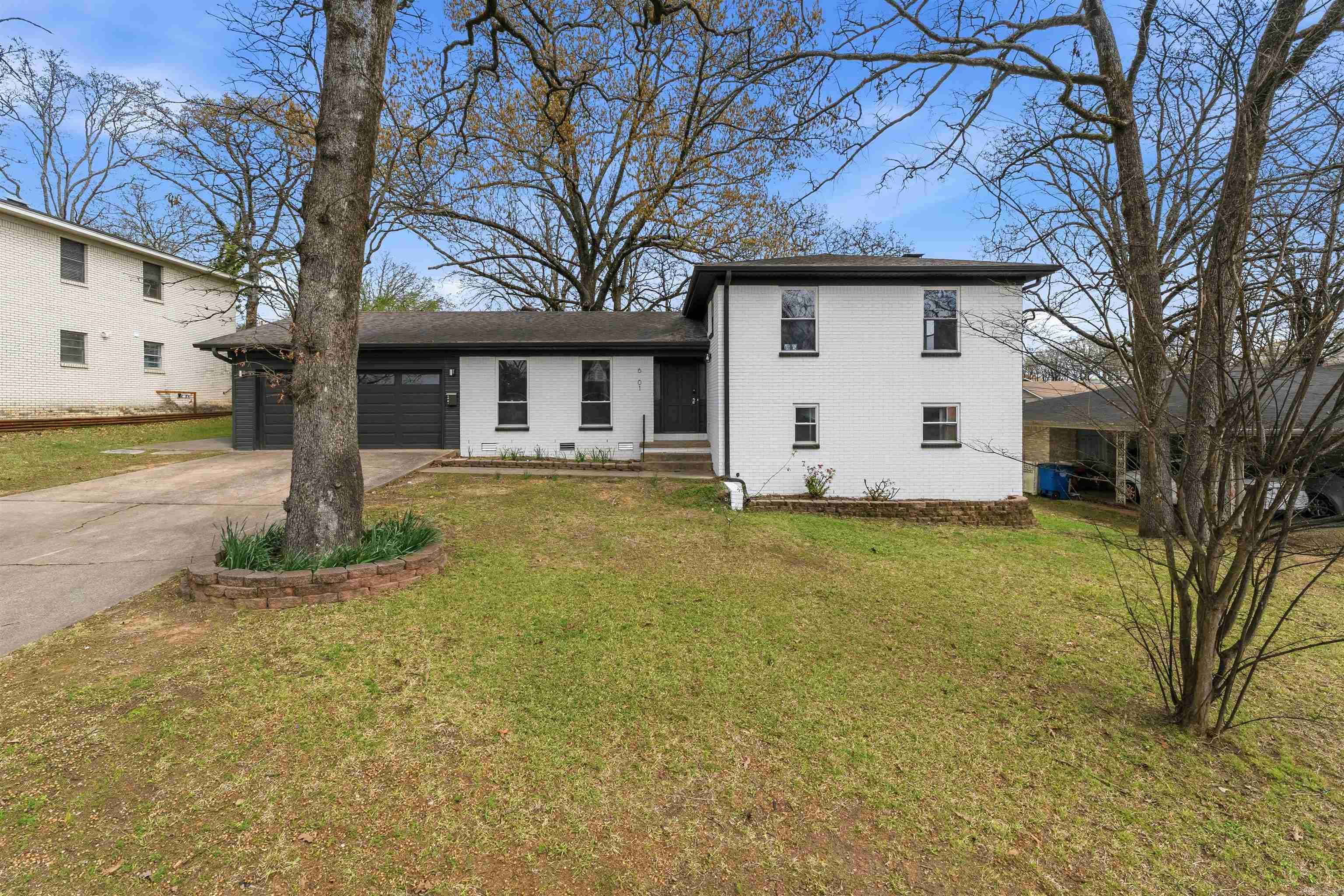 INDIAN HILLS - Residential