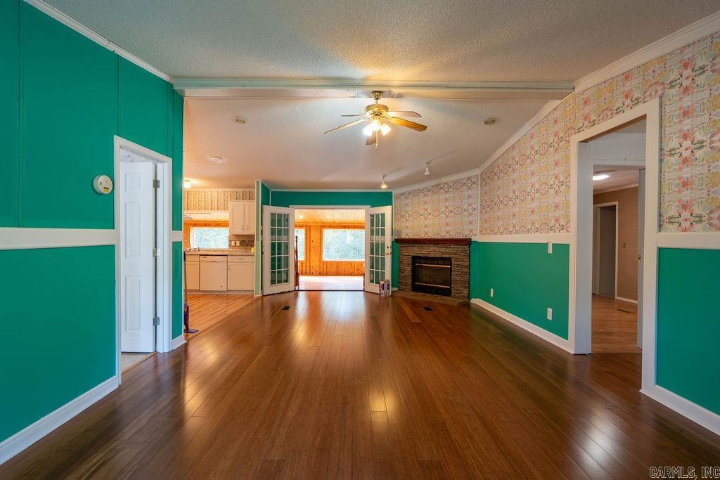 TUMBLING SHOALS RETREAT - Residential