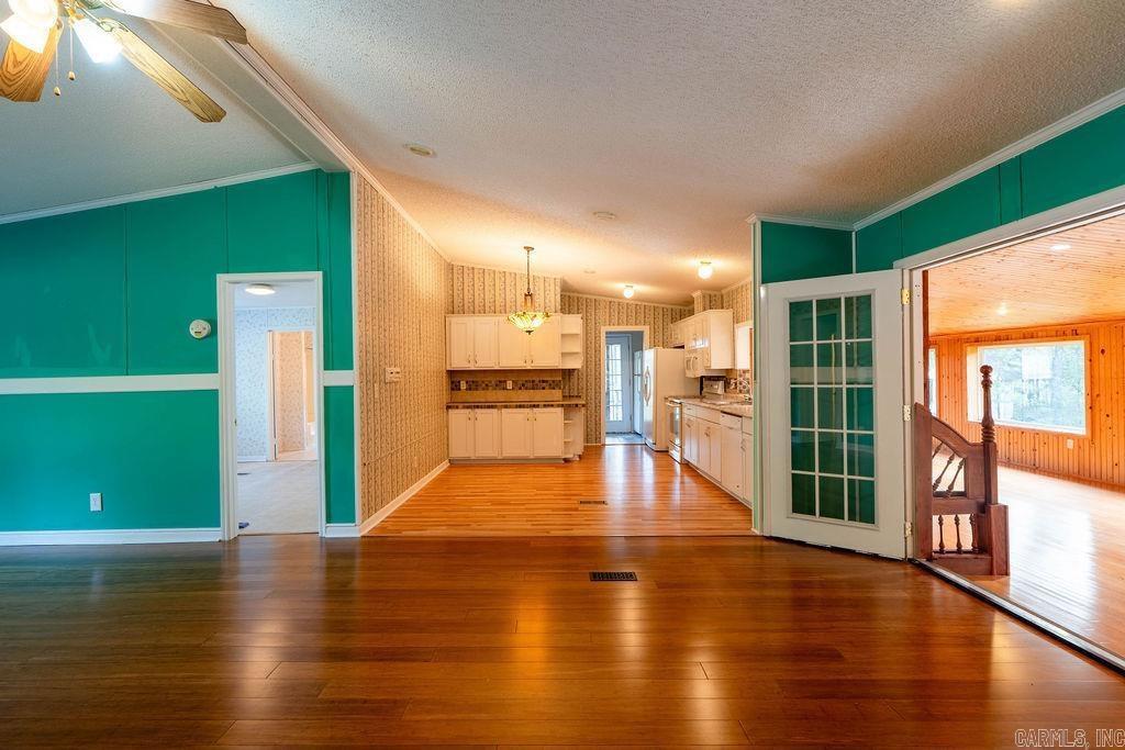 TUMBLING SHOALS RETREAT - Residential