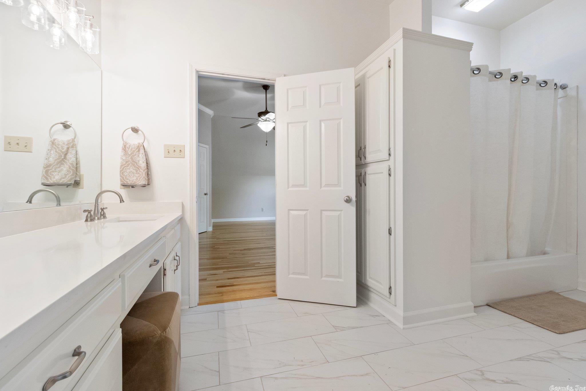 CHENAL VALLEY FONTENAY CIRCLE - Residential