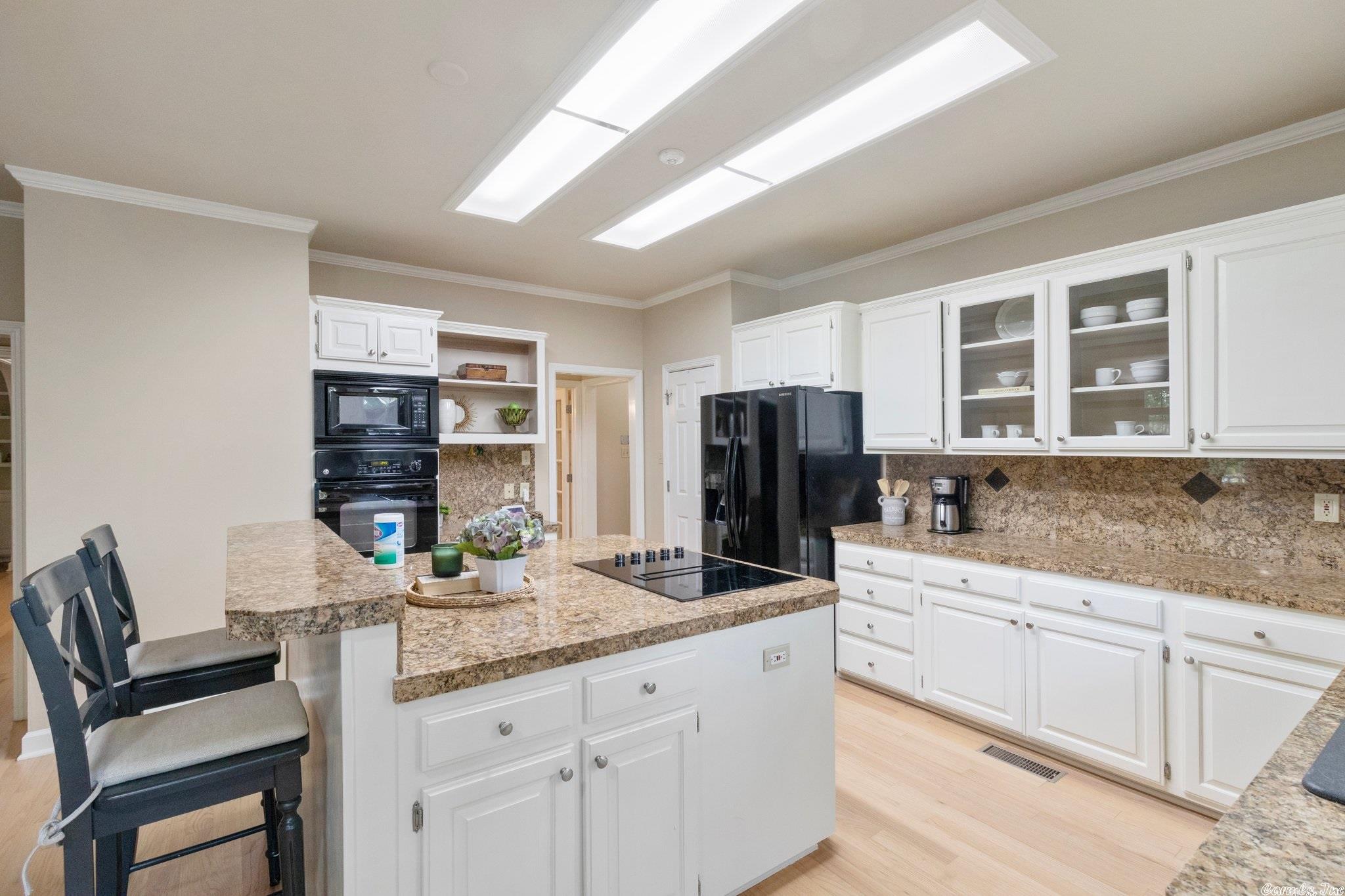 CHENAL VALLEY FONTENAY CIRCLE - Residential