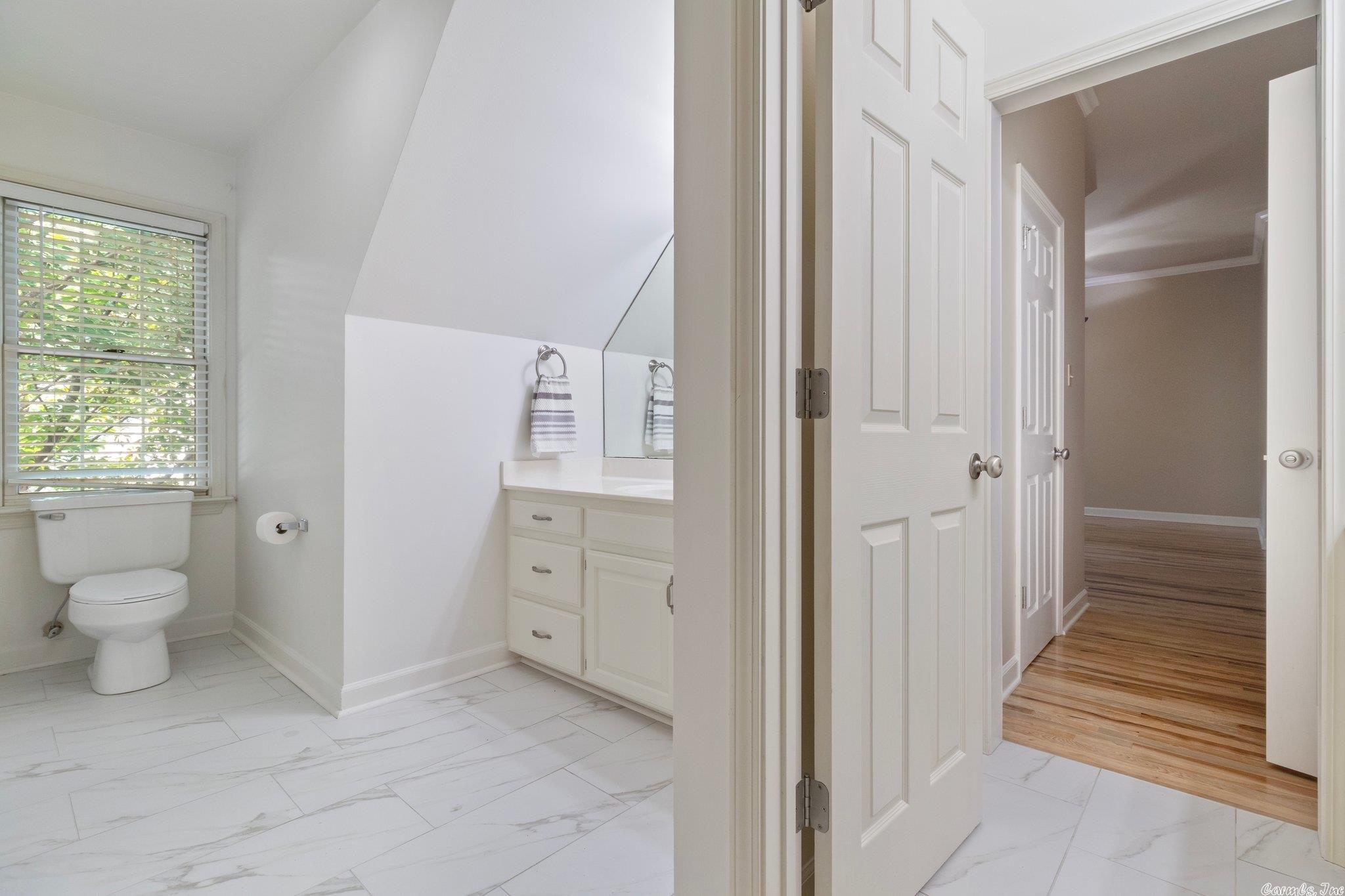 CHENAL VALLEY FONTENAY CIRCLE - Residential