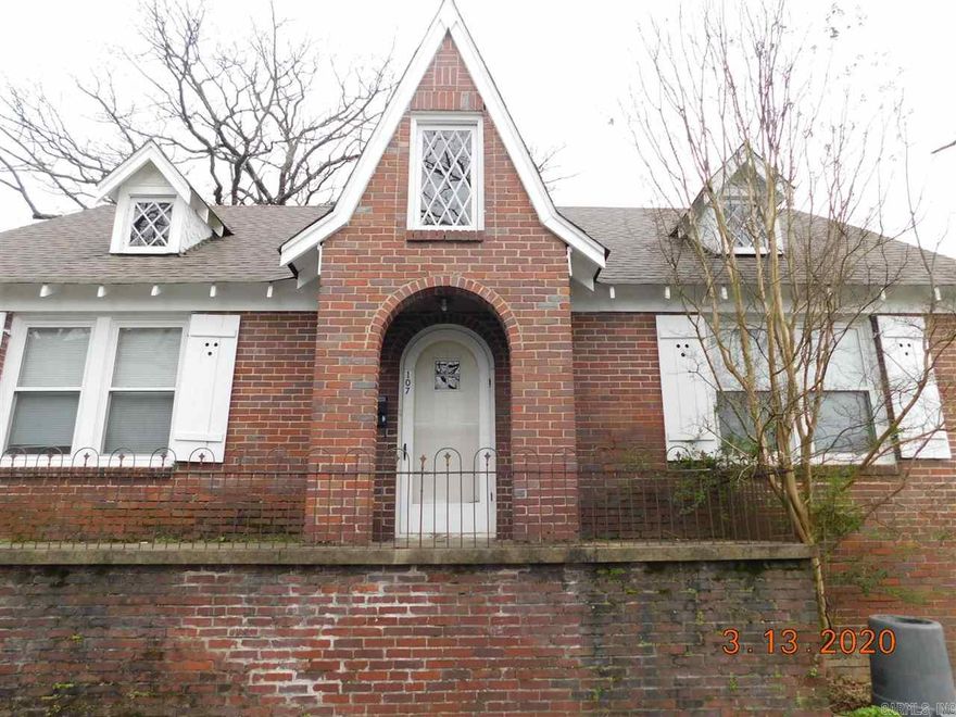 Super cute 2 BR, 1 bath bungalow in a great neighborhood, freshly painted, nicely furnished kitchen, W/D included in laundry room, large living room, formal dining room, hardwood floors, HVAC, lots of windows & off street parking. $875 Mo. Marshall Peters & Associates 501-414-8340