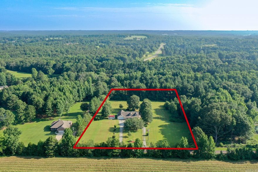 Located just minutes from Beebe or Searcy, Home offers plenty of space with 4 Bedrooms and 3 and a 1/2 baths, 2 large living areas, 2 master bedrooms downstairs, lots of closet and cabinet space throughout Home. Home has been updated from top to bottom. although Home is close to lots of shopping and other convivences, you would never guess it pulling in drive you get a real country feel with plenty of yard space. the surrounding area is very well kept, Please call to get more info or to take a look at home. SEE AGENT REMARKS.