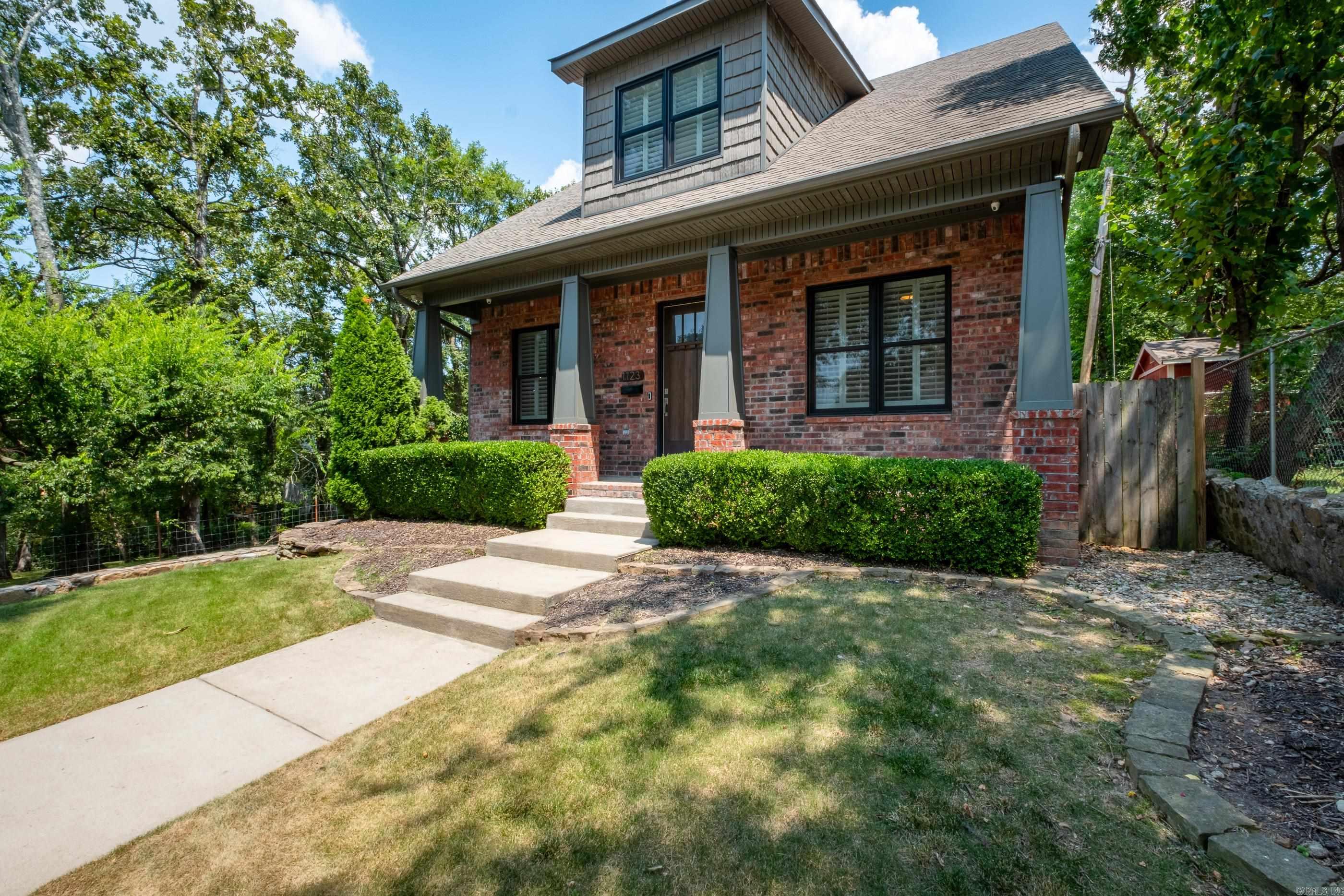 HILLCREST - Residential