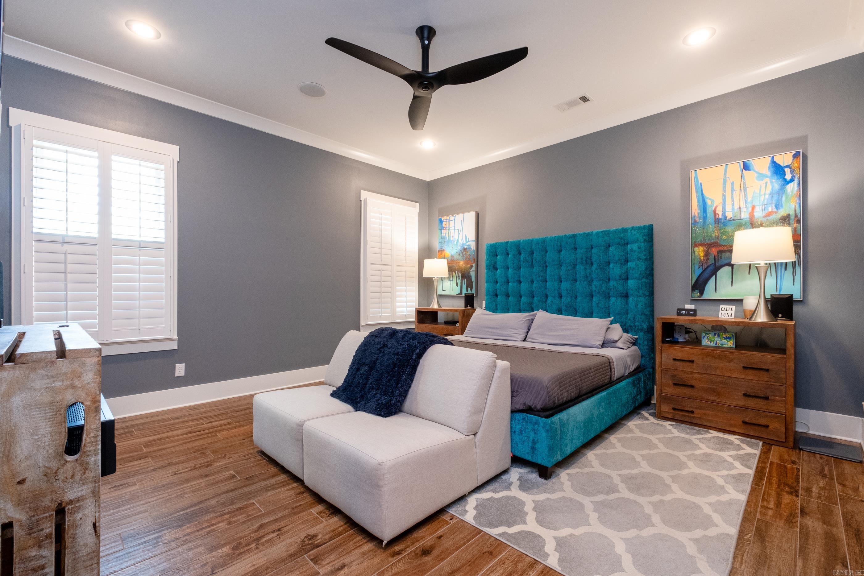 HILLCREST - Residential