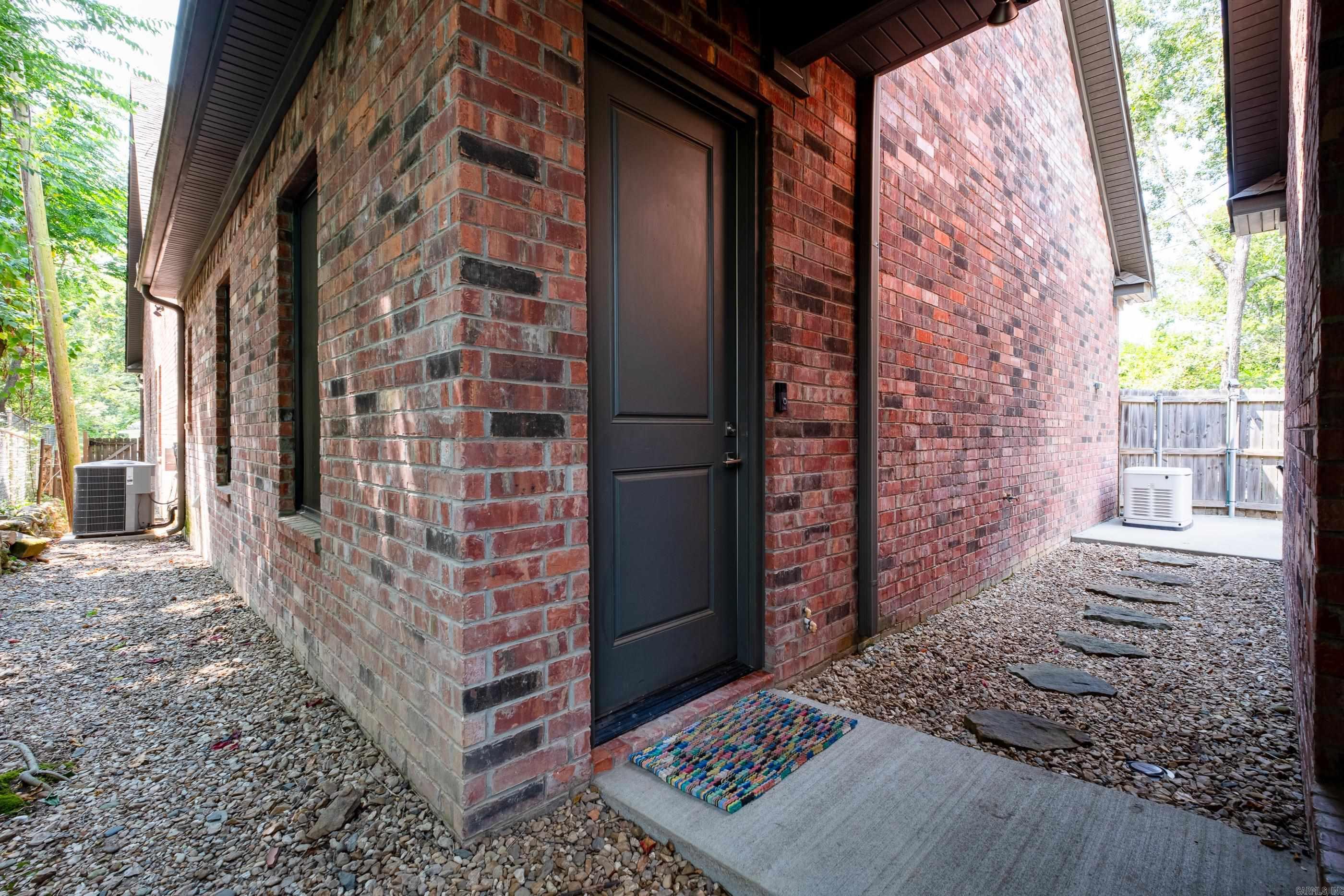 HILLCREST - Residential