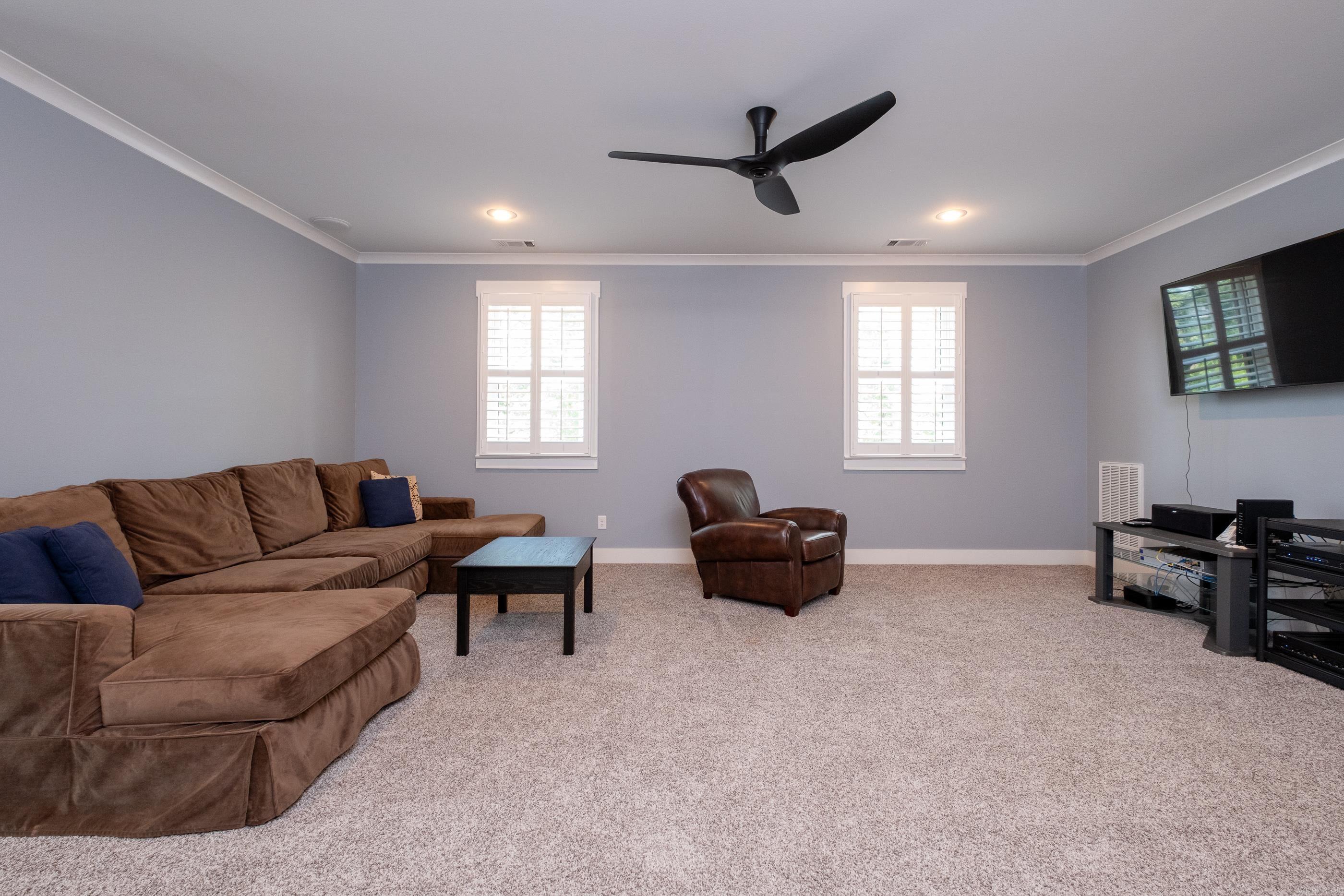 HILLCREST - Residential