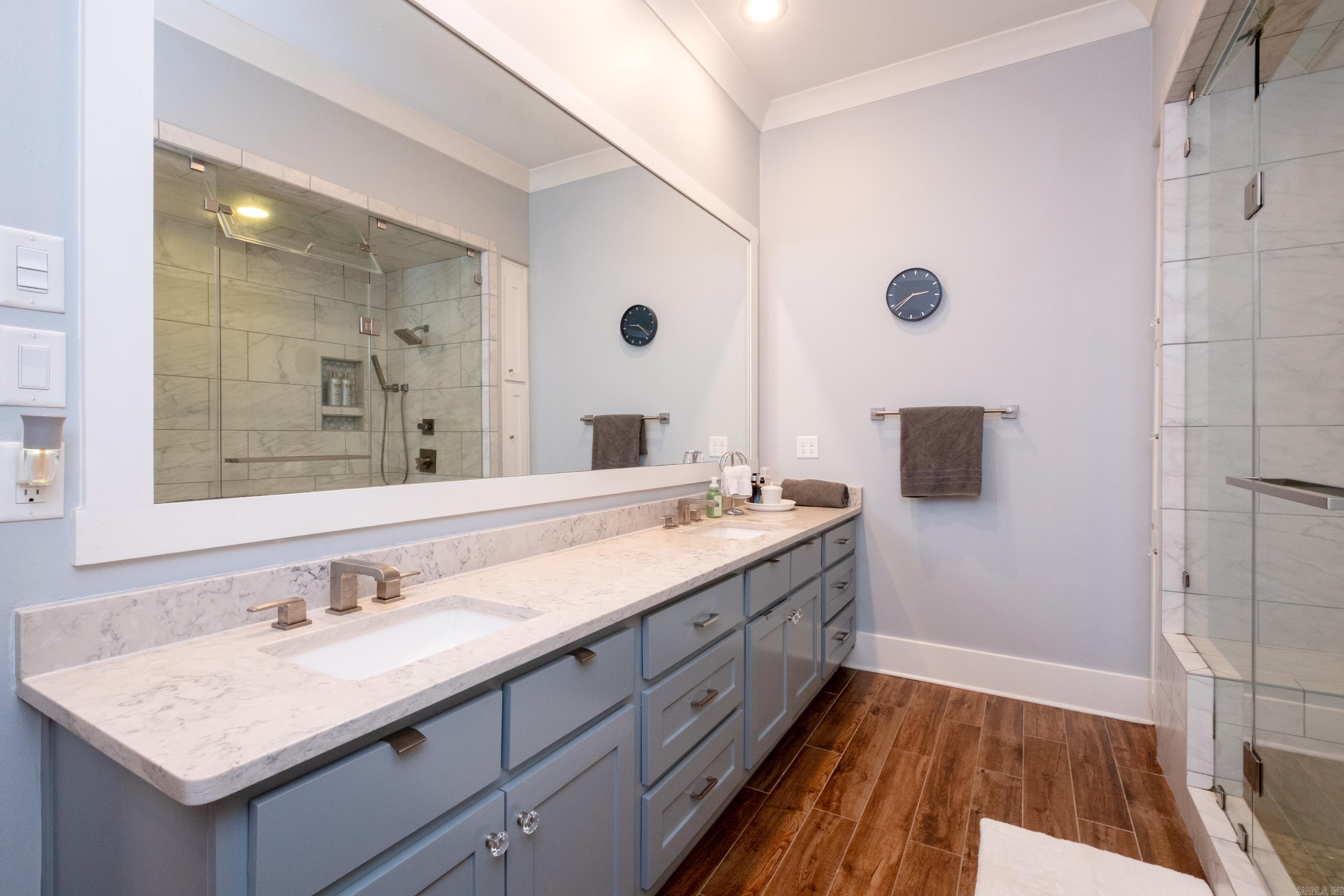 HILLCREST - Residential