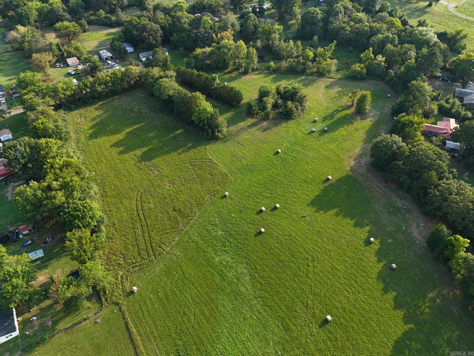 ATTN: DEVELOPERS/BUILDERS: EXCELLENT DEVELOPMENT OPPORTUNITY! 3 ACRES M/L OF VACANT LAND ON GRIFFITH LOOP IN WESTERN CLARKSVILLE. ZONED FOR DUPLEXES, 4-PLEXES, BUT R-1 RESIDENTIAL LIKELY DOABLE. WALKING DISTANCE TO DOLLAR GENERAL. STATE POLICE TROOP J HEADQUARTERS, EXXON TIGERMART & MORE. 1/4 MILE FROM I-40'S EXIT #55. CALL LISTING AGENTS IF YOU HAVE QUESTIONS!