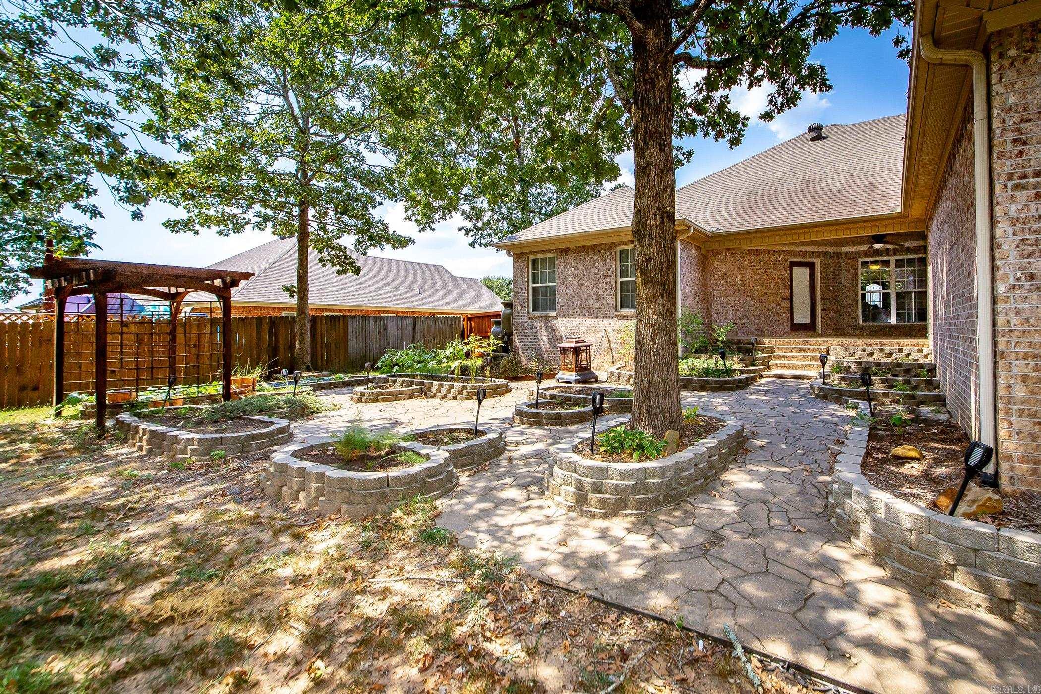 LOST CREEK ESTATES - Residential