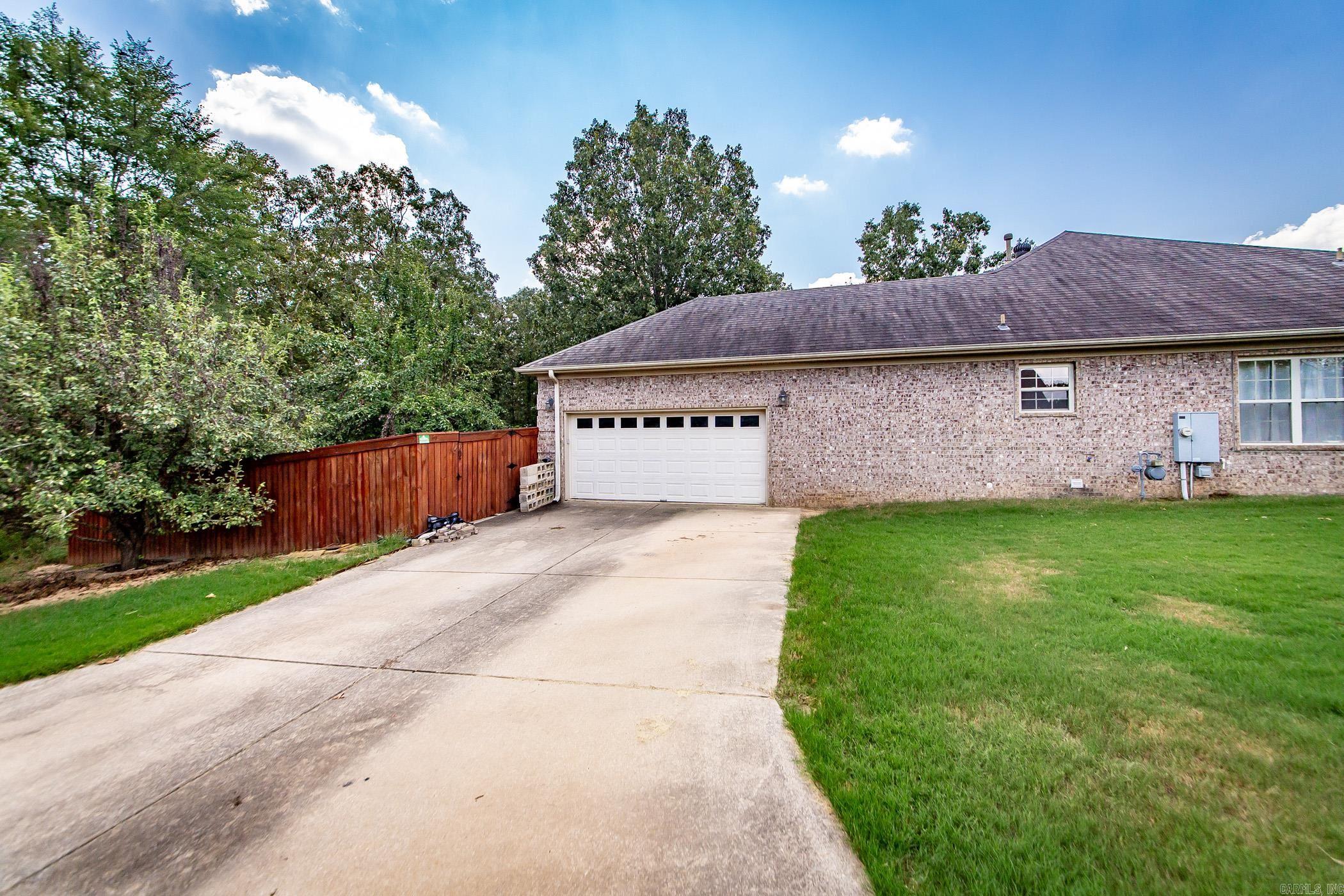 LOST CREEK ESTATES - Residential