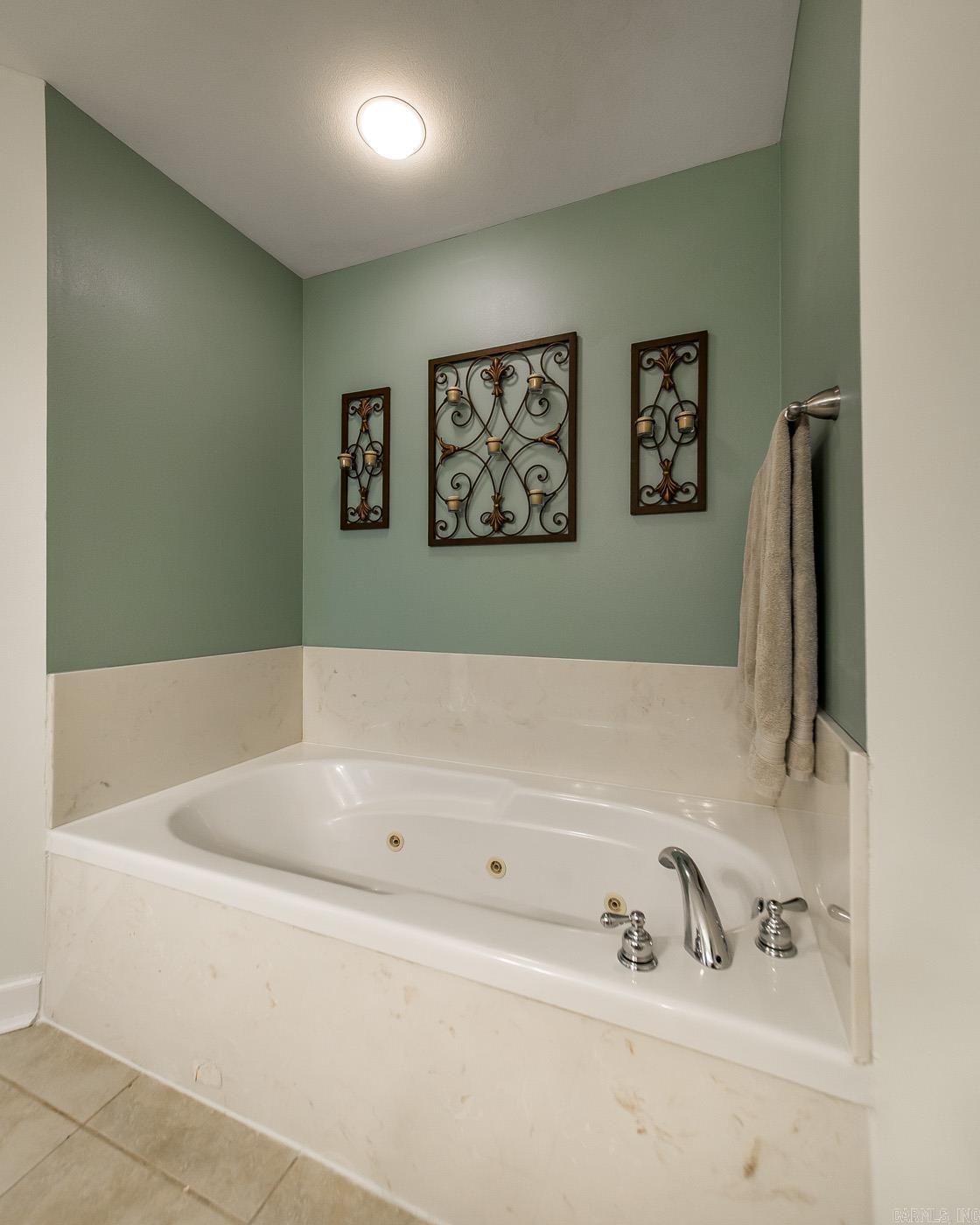 LOST CREEK ESTATES - Residential