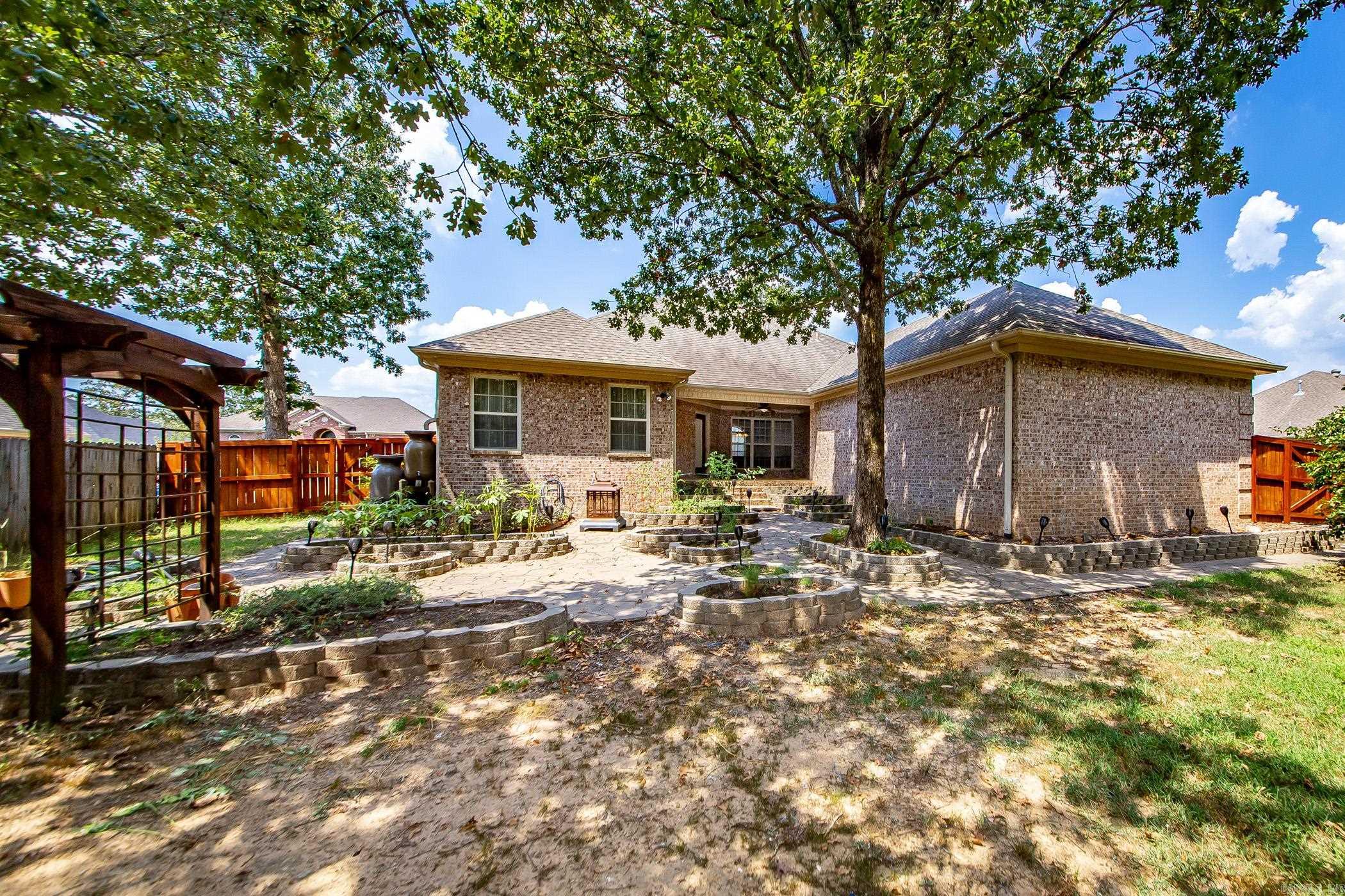 LOST CREEK ESTATES - Residential