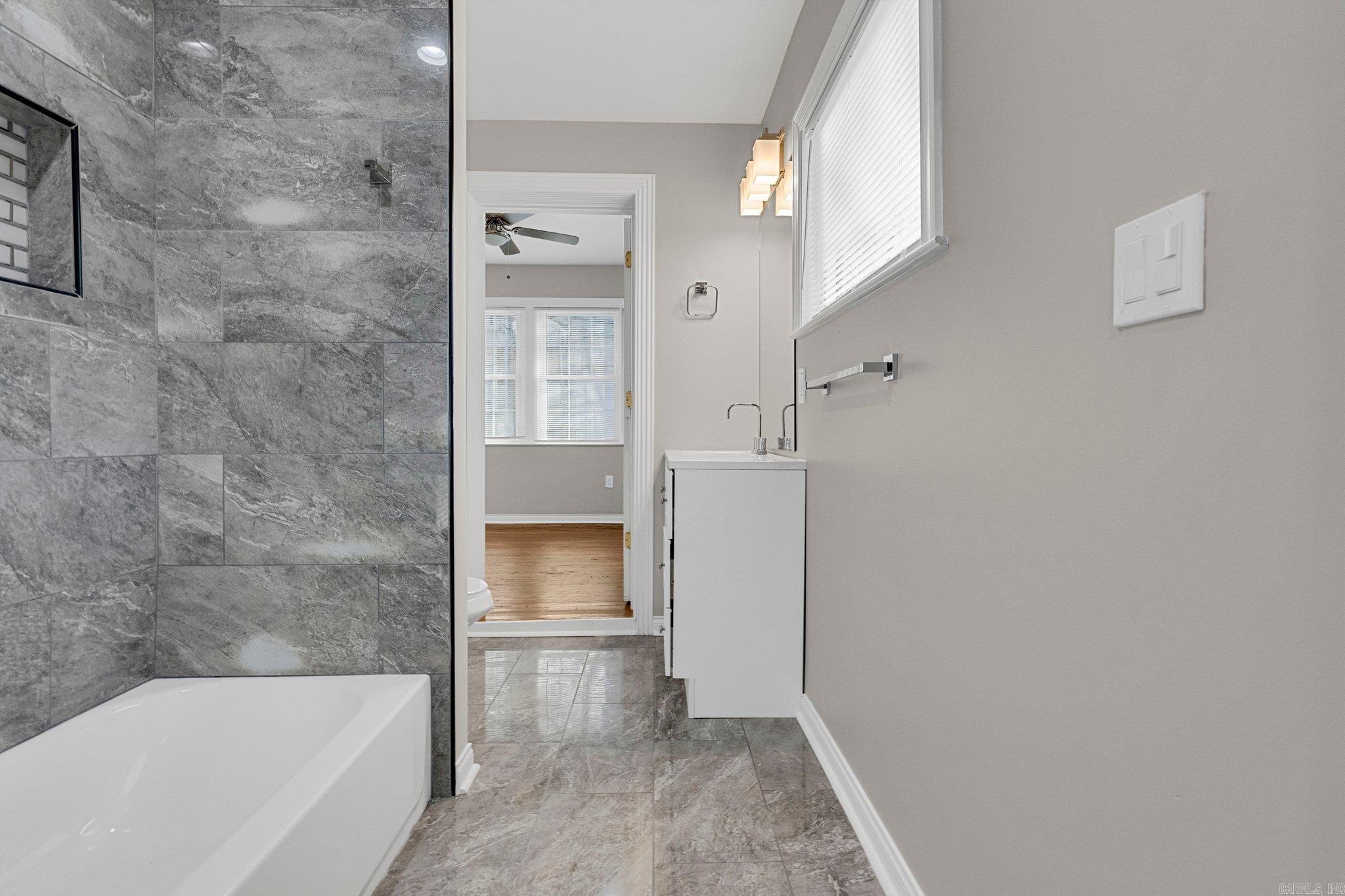 OAKHURST - Residential