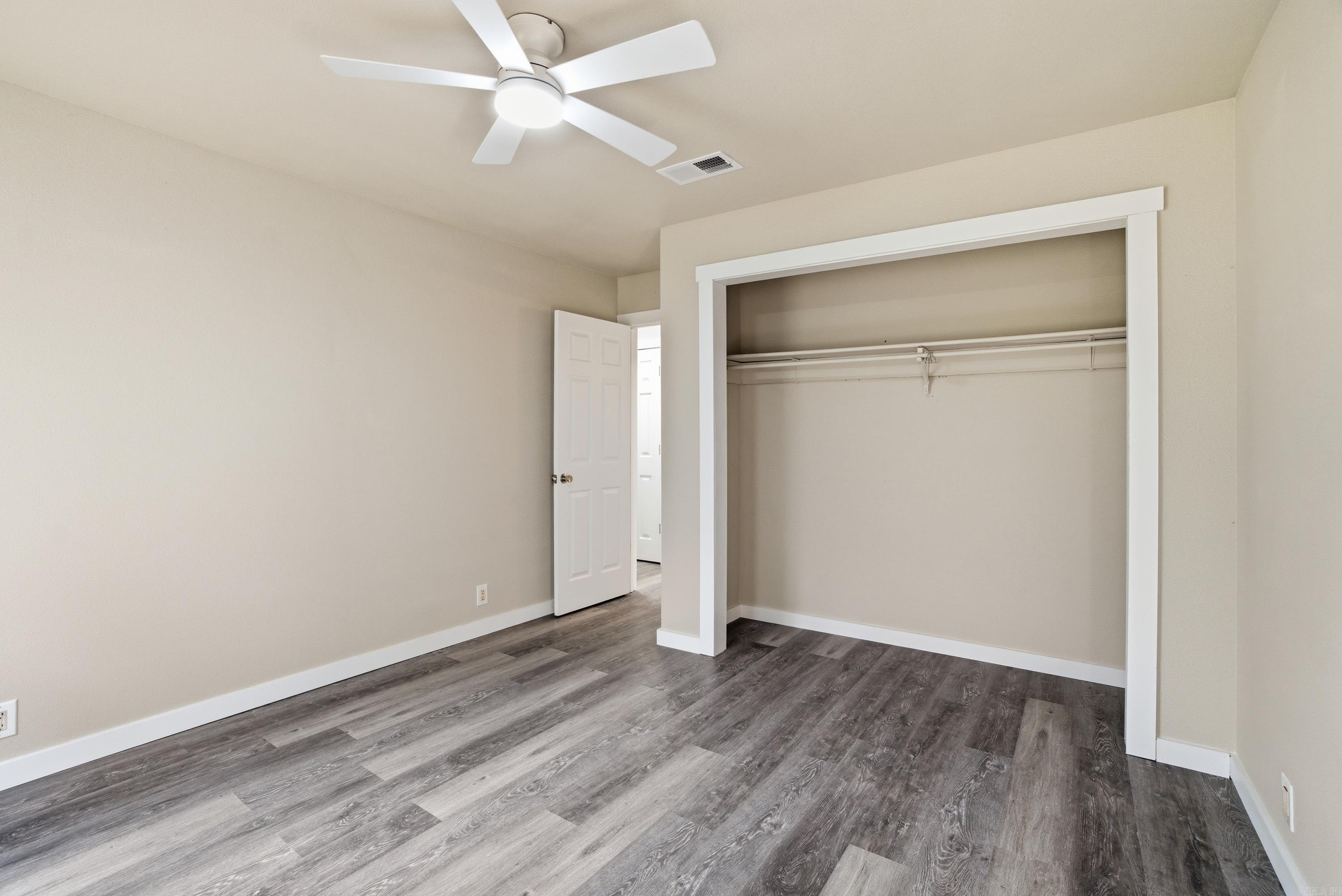 VALENCIA COURTS - Residential