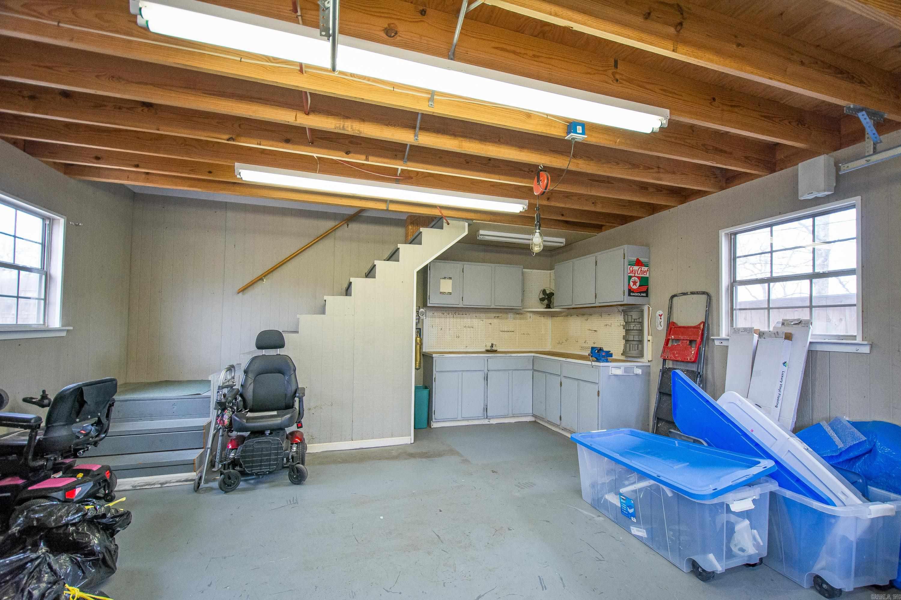 INDIAN HILLS - Residential