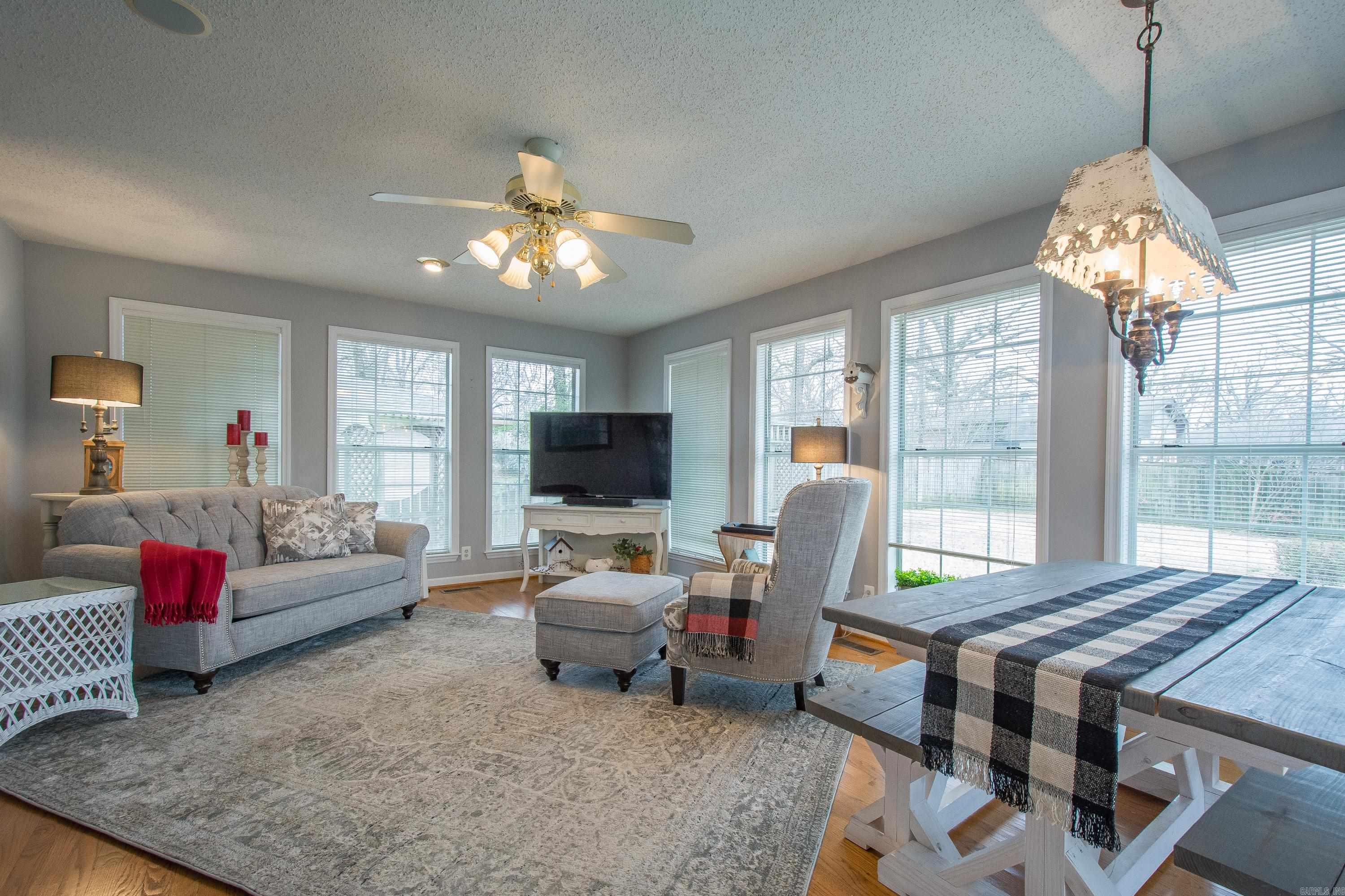 INDIAN HILLS - Residential