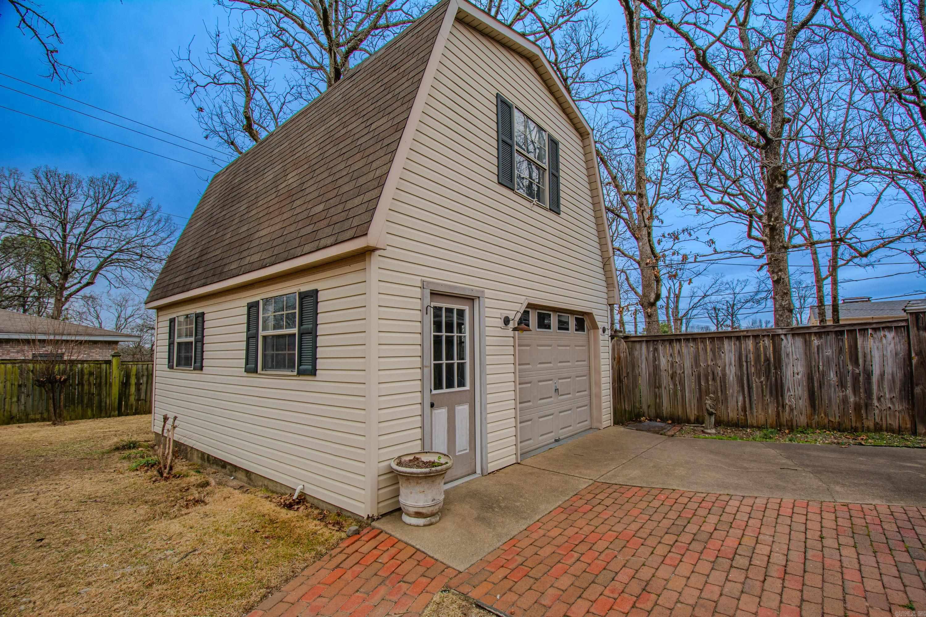 INDIAN HILLS - Residential