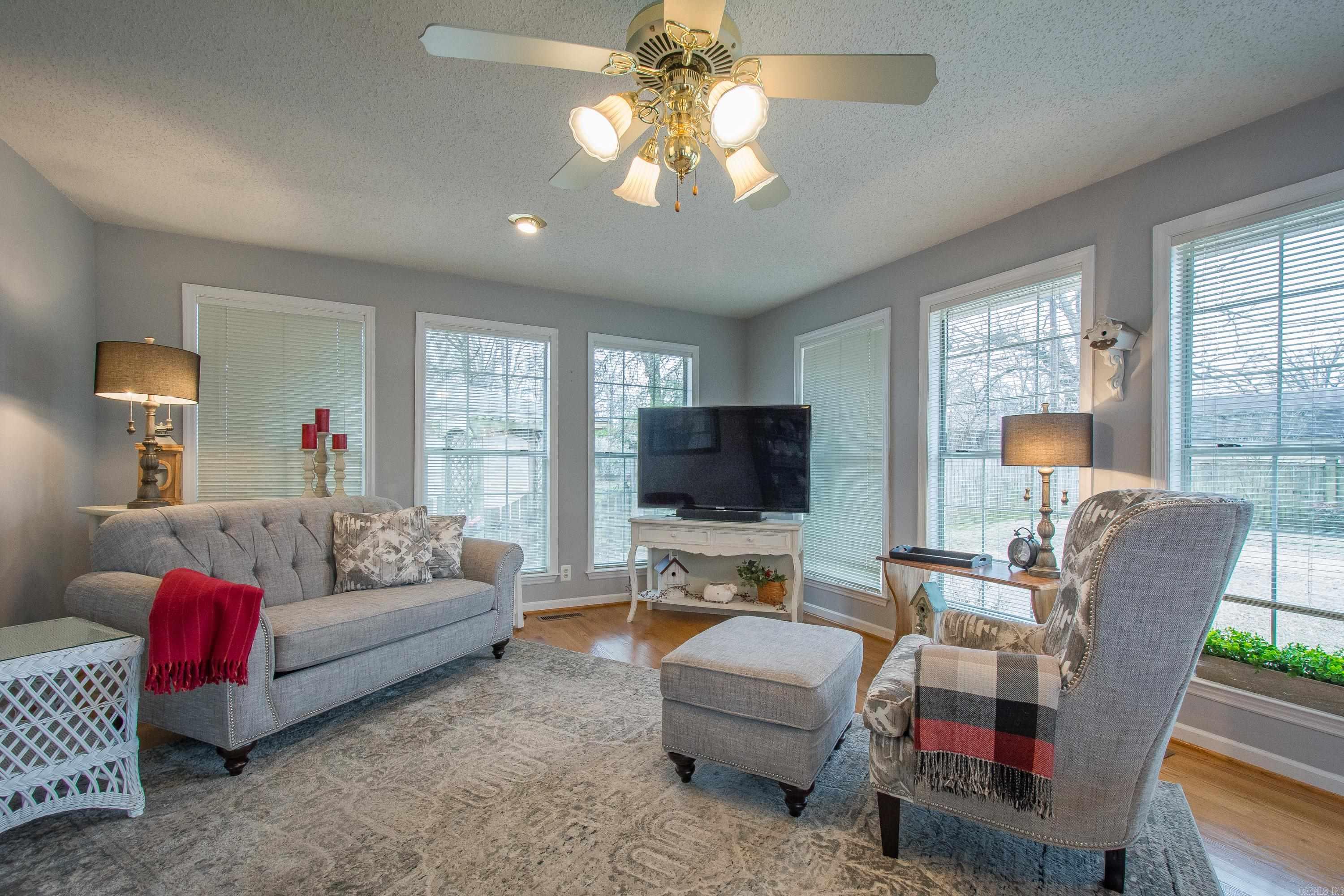 INDIAN HILLS - Residential