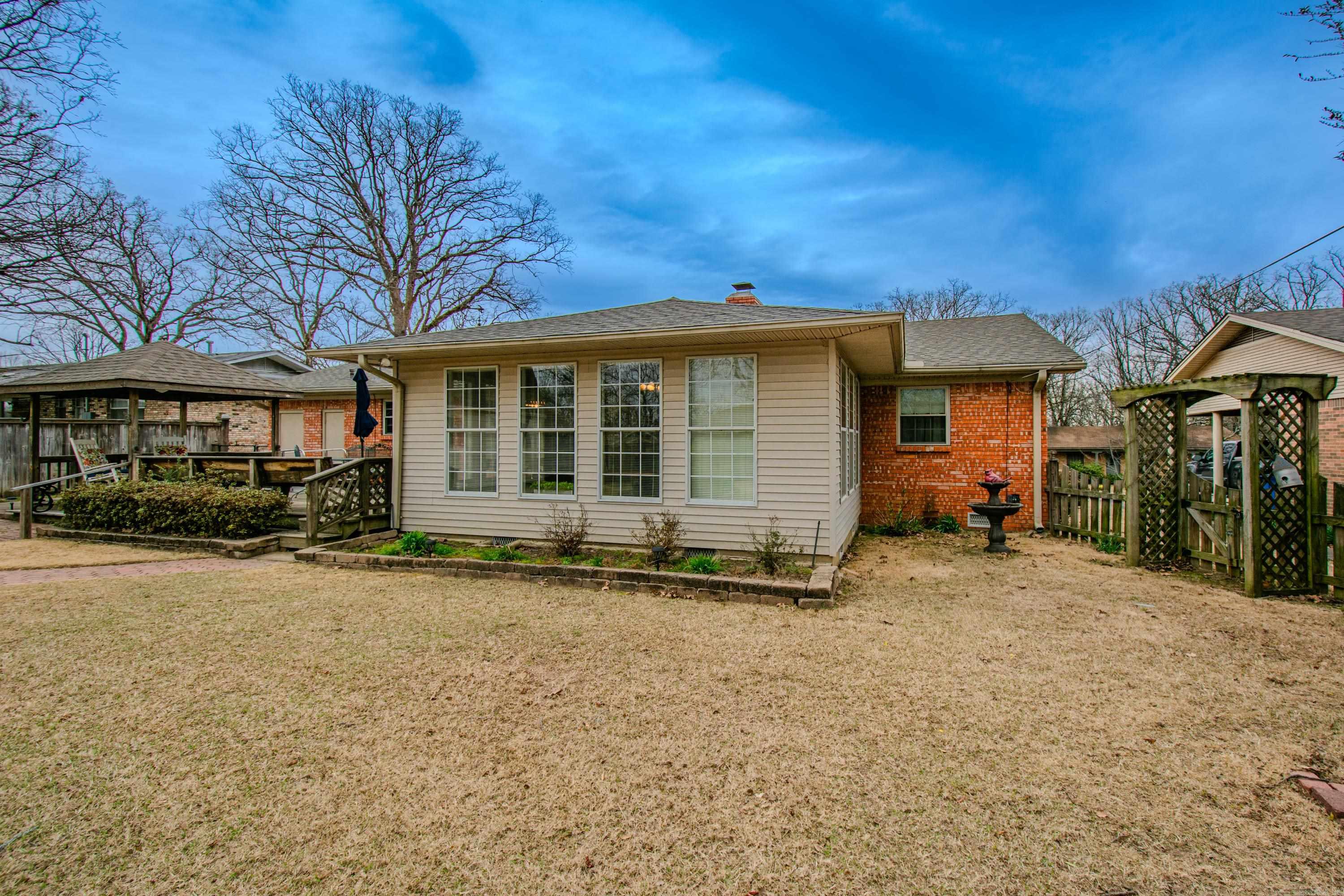 INDIAN HILLS - Residential