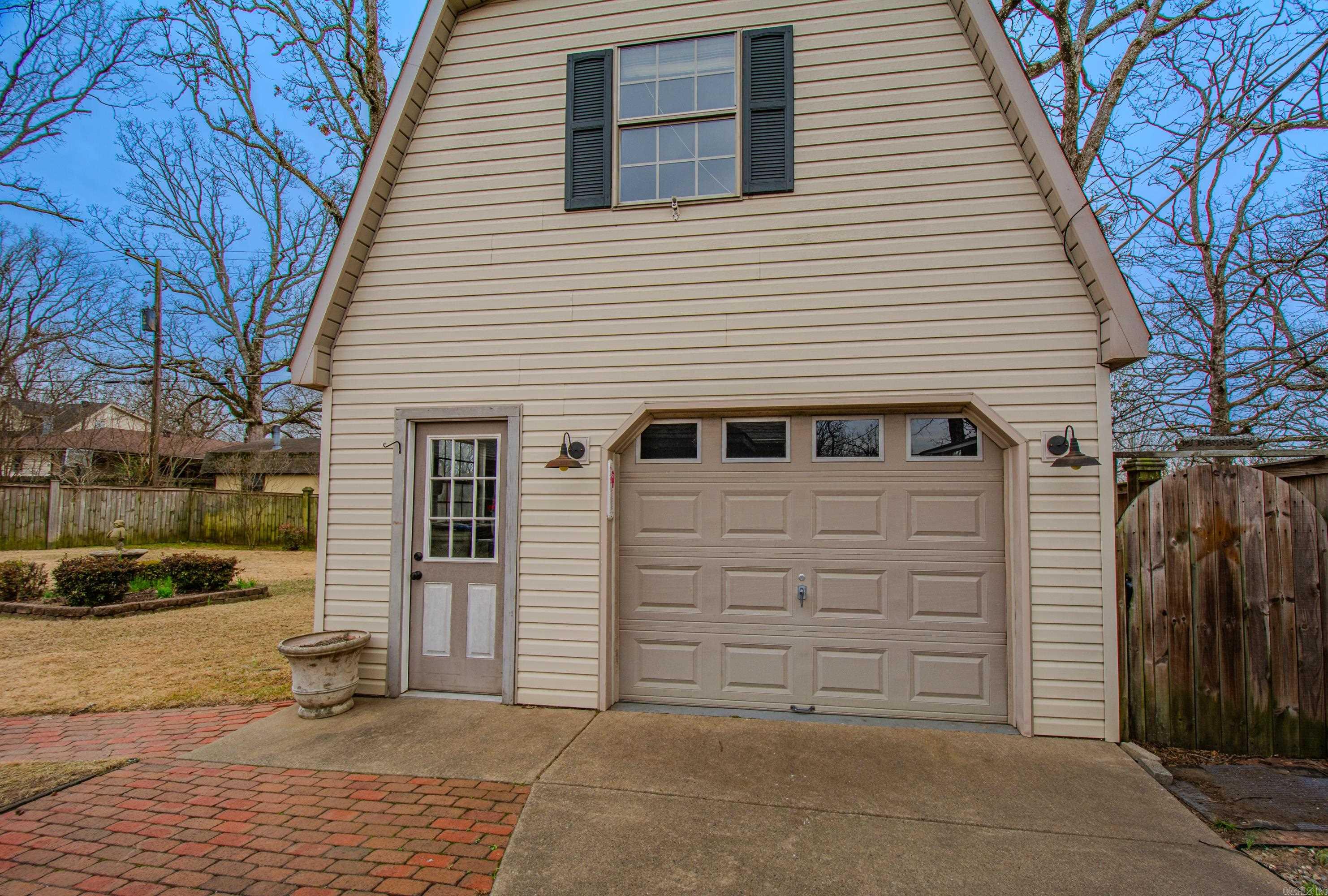 INDIAN HILLS - Residential