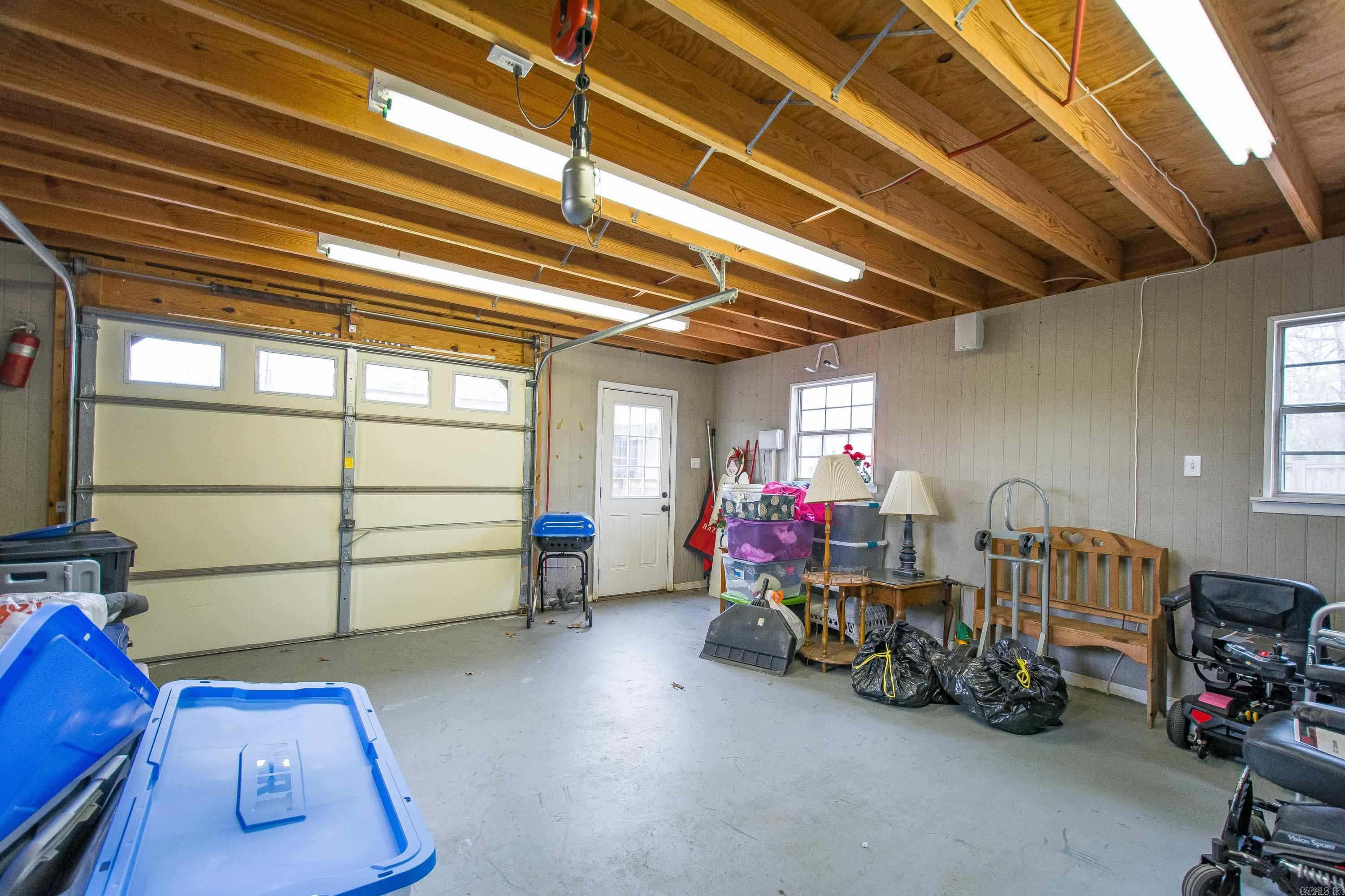 INDIAN HILLS - Residential