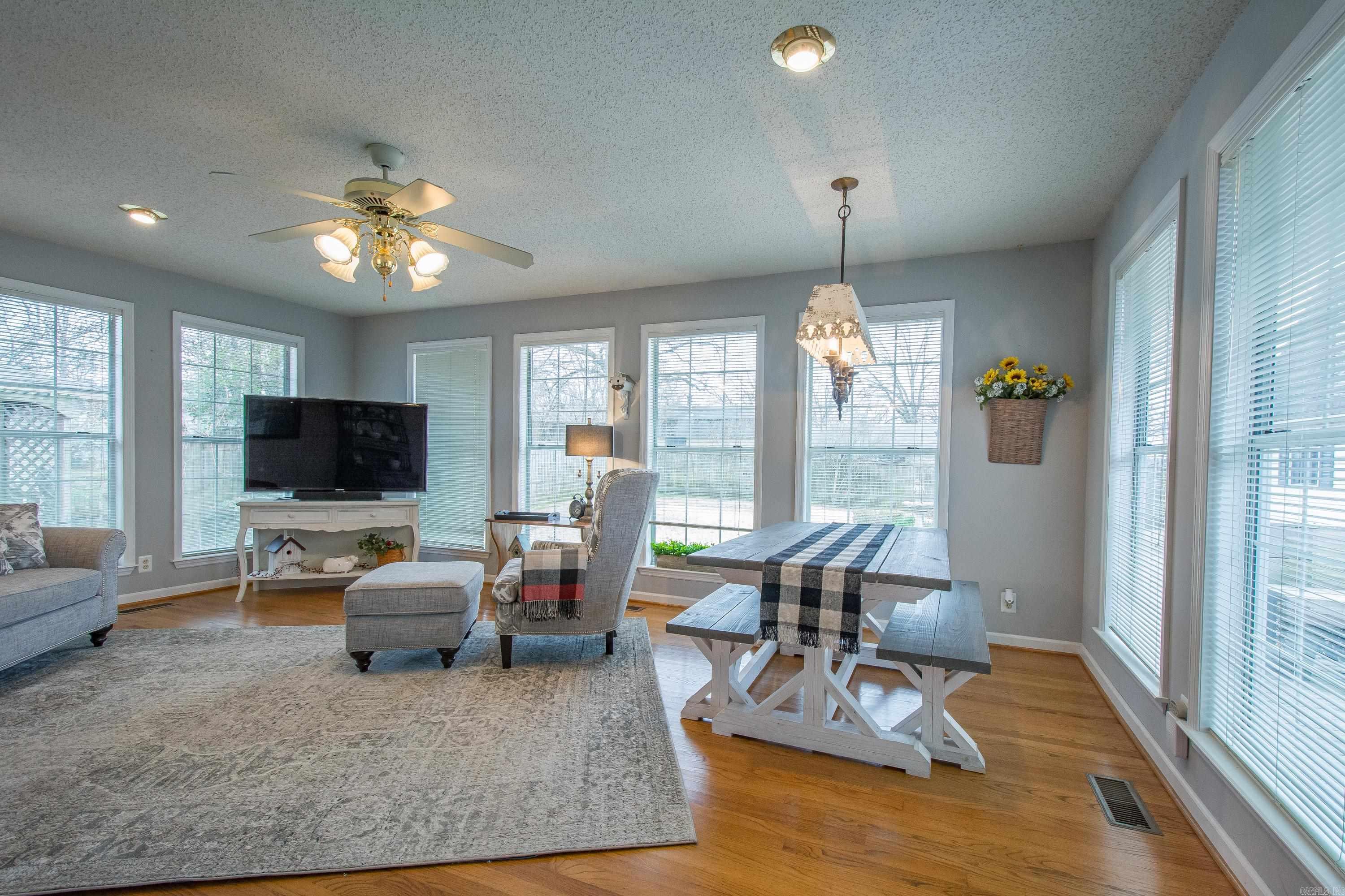 INDIAN HILLS - Residential