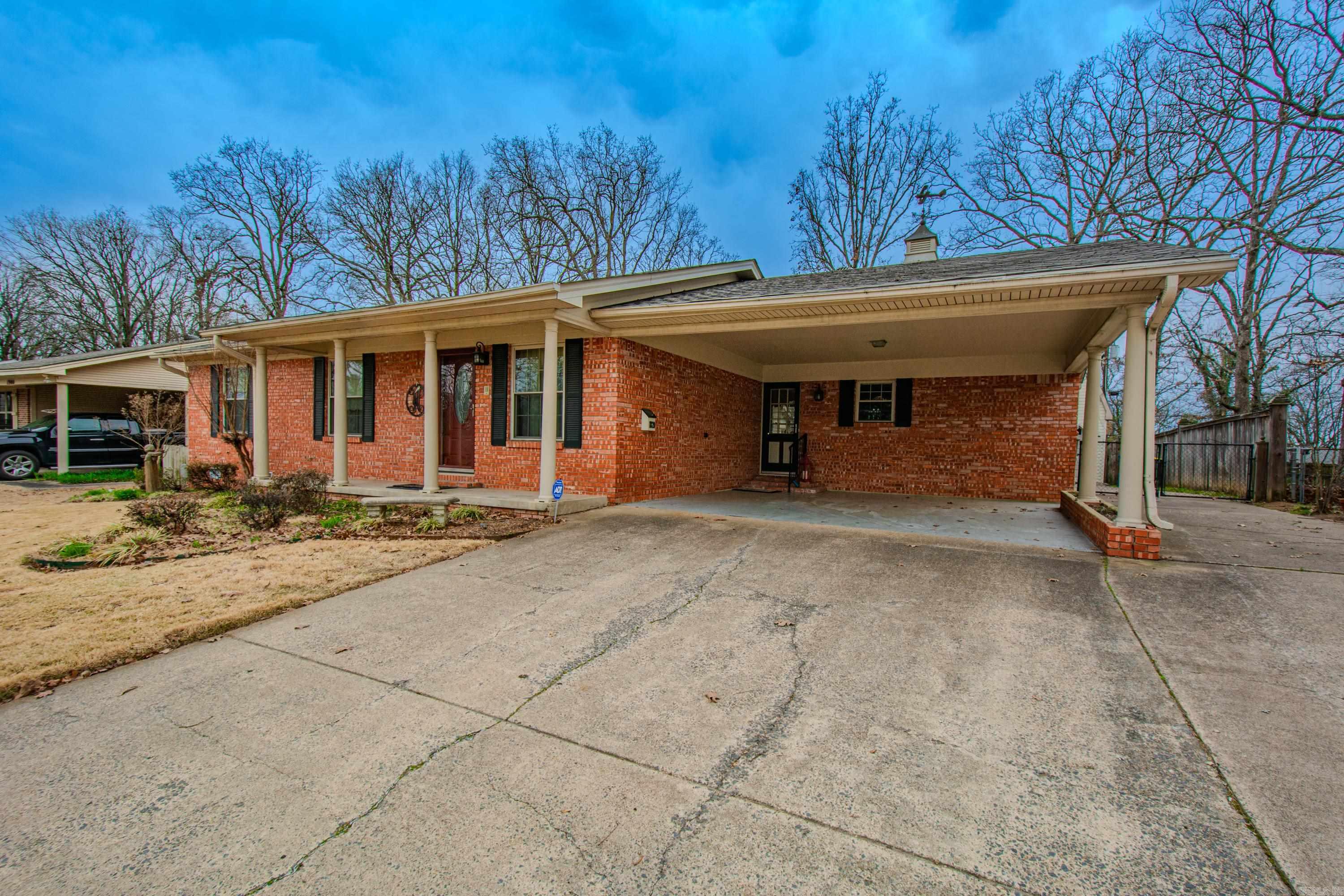 INDIAN HILLS - Residential