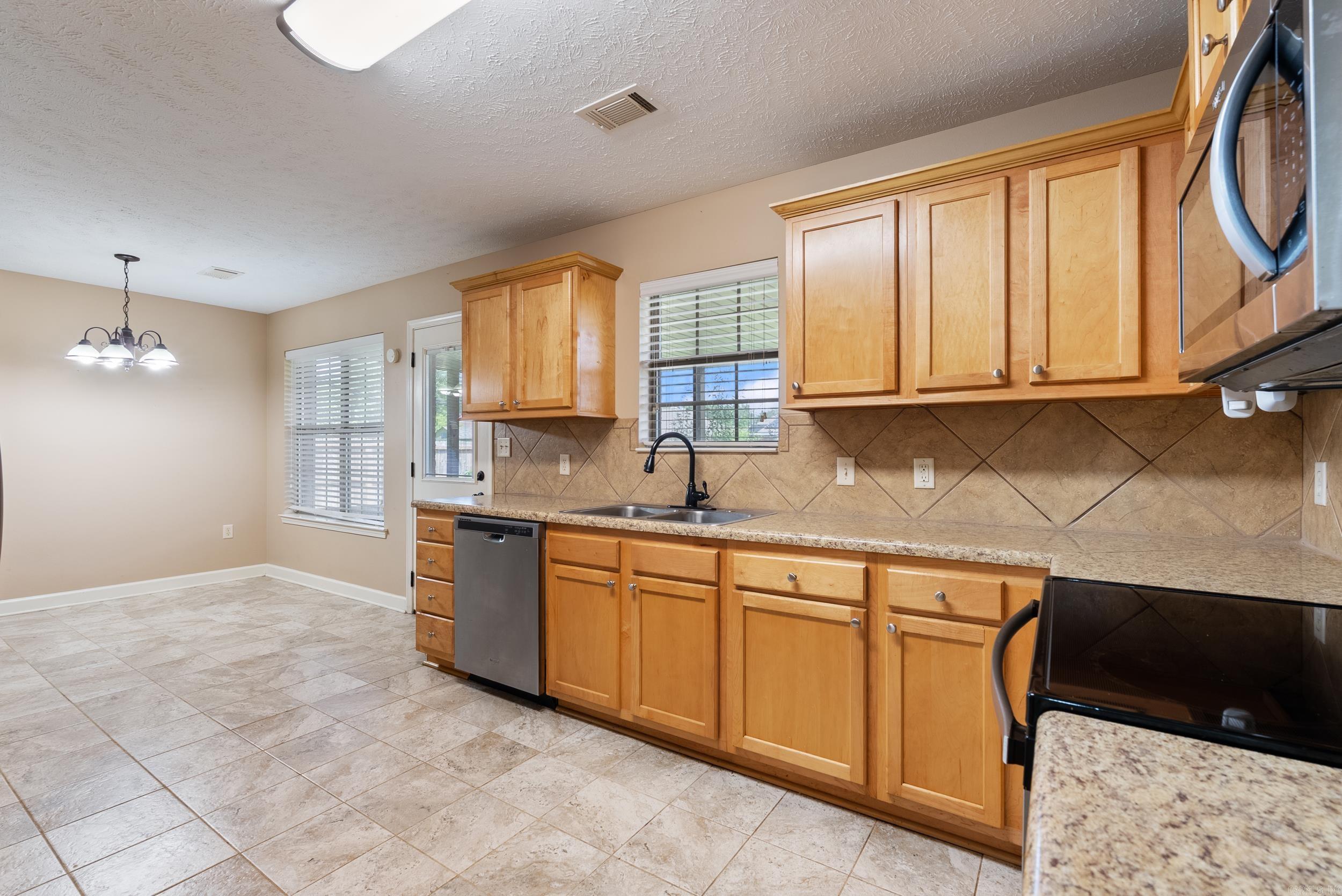 JEWELS ESTATES - Residential