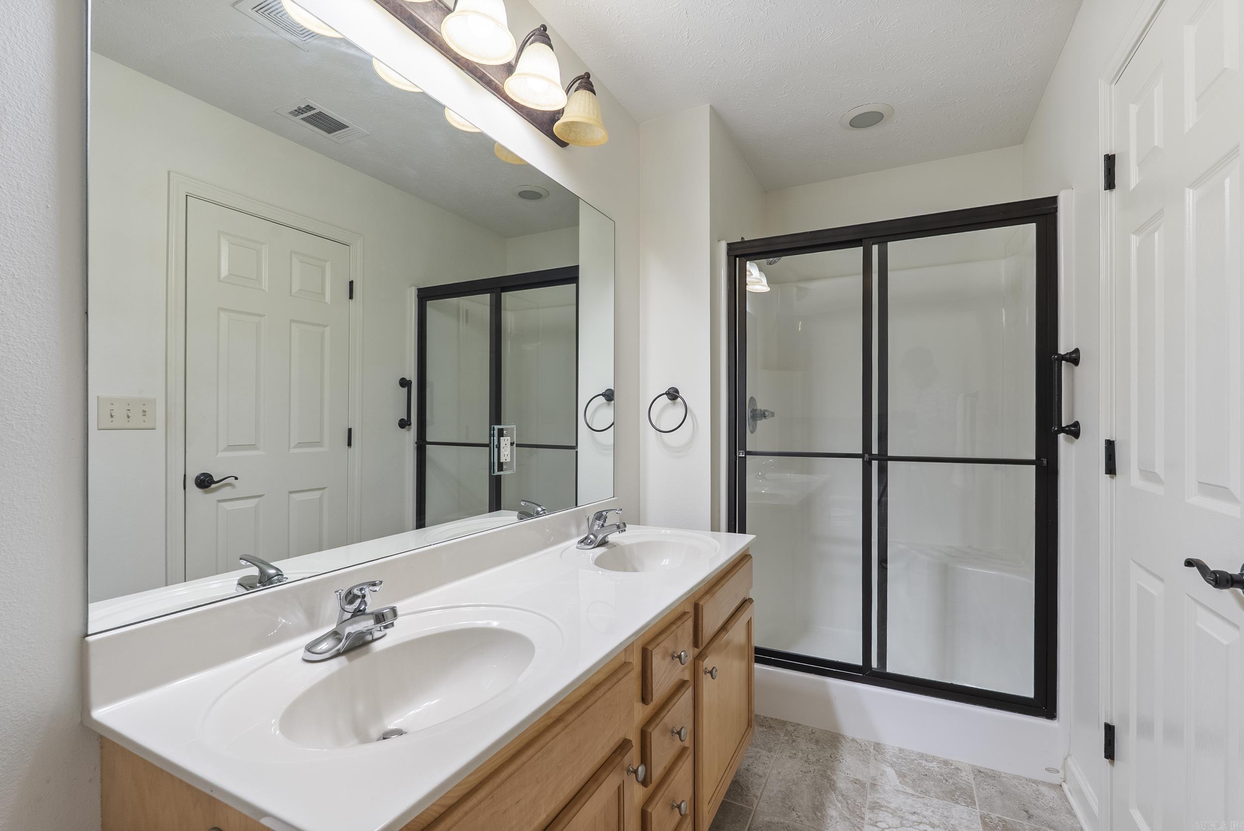 JEWELS ESTATES - Residential