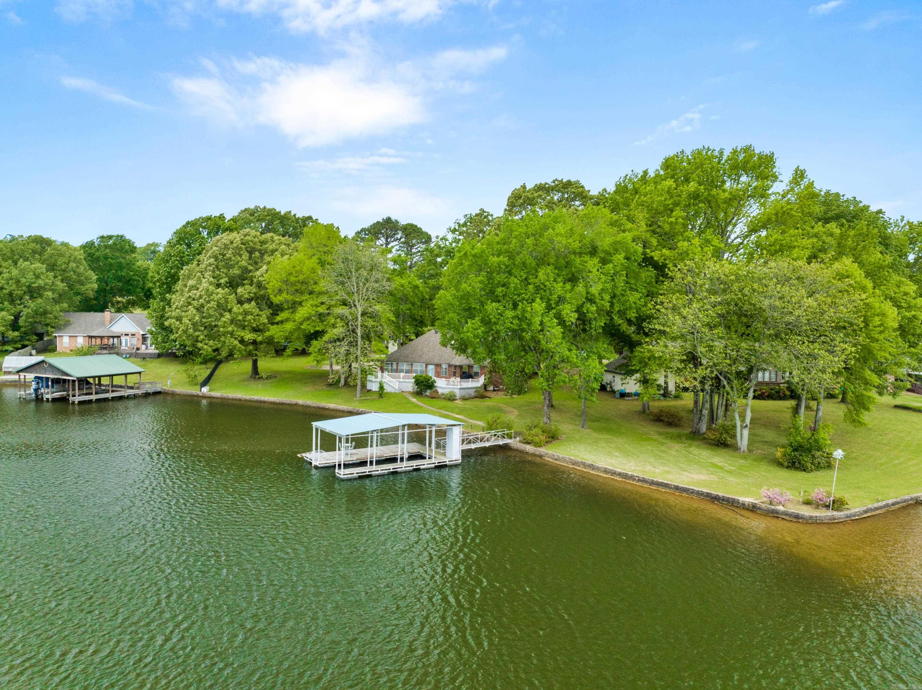 LAKESOUTH ESTATES - Residential