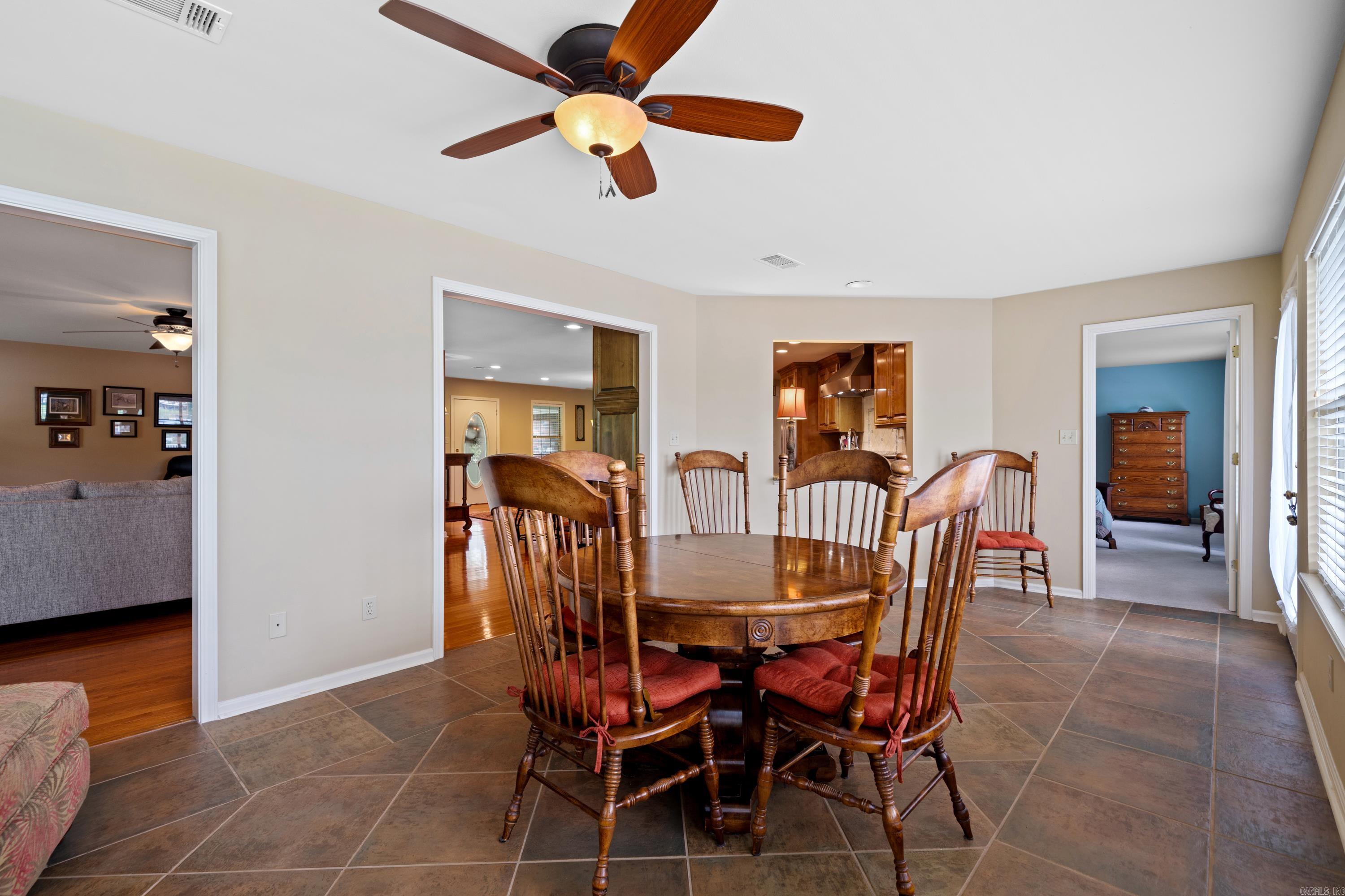 LAKESOUTH ESTATES - Residential