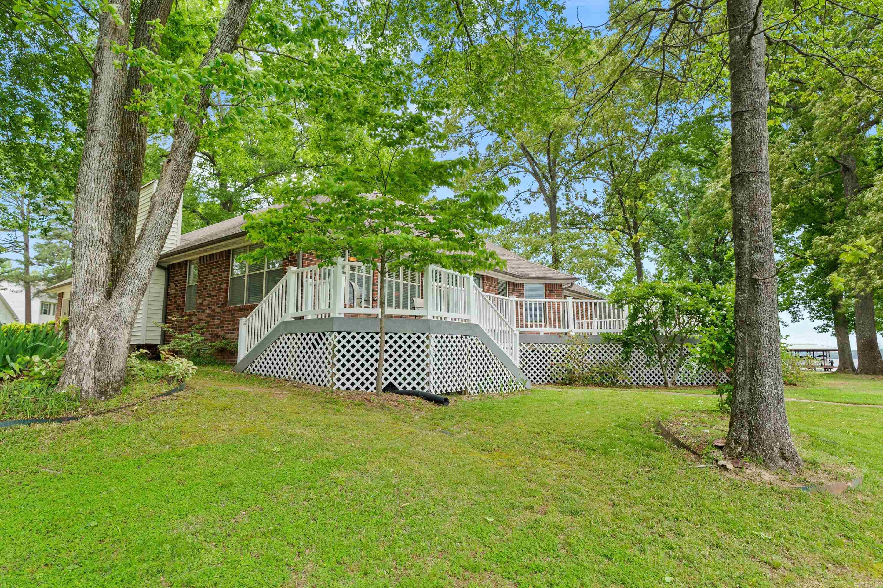 LAKESOUTH ESTATES - Residential