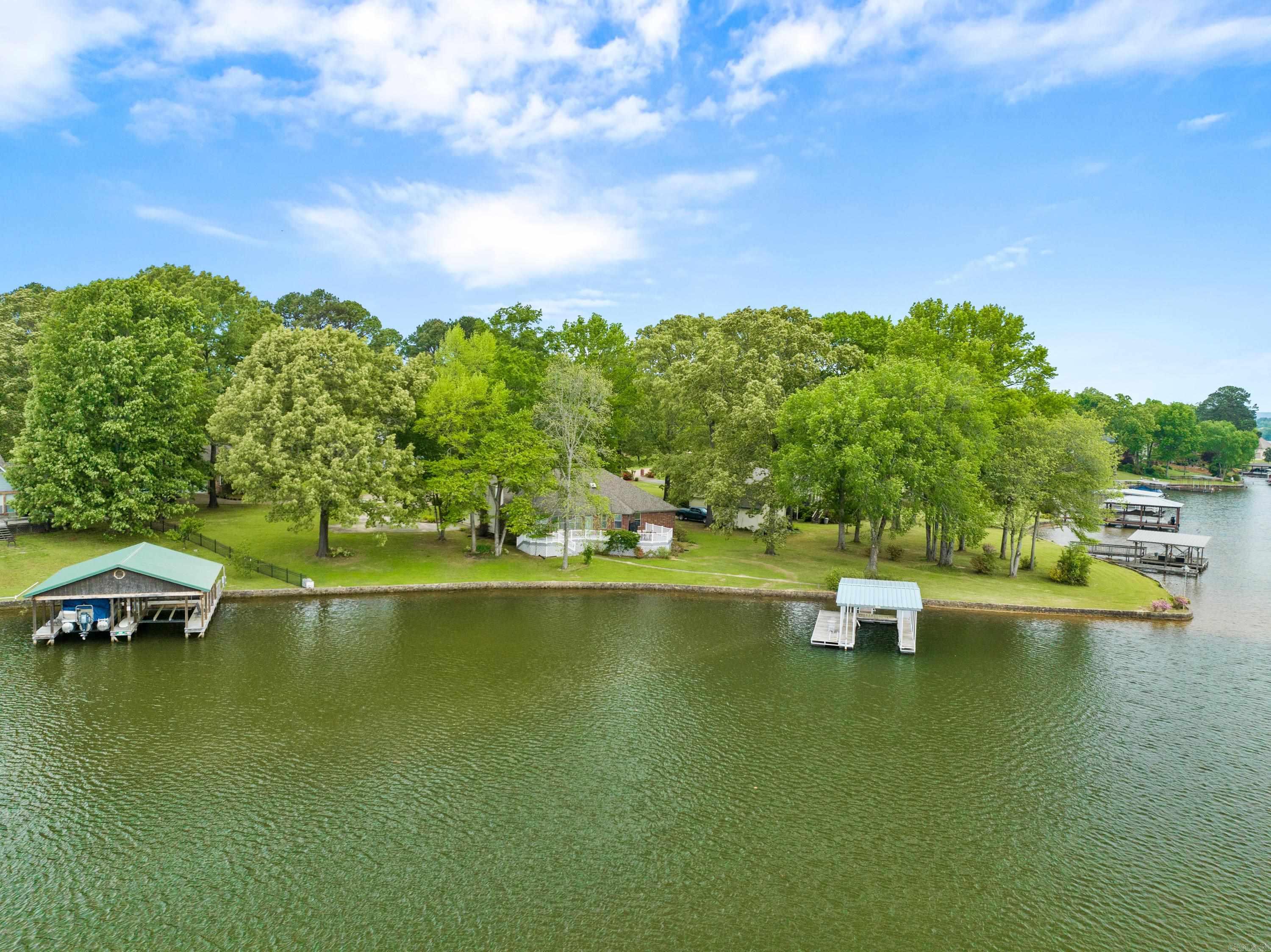 LAKESOUTH ESTATES - Residential