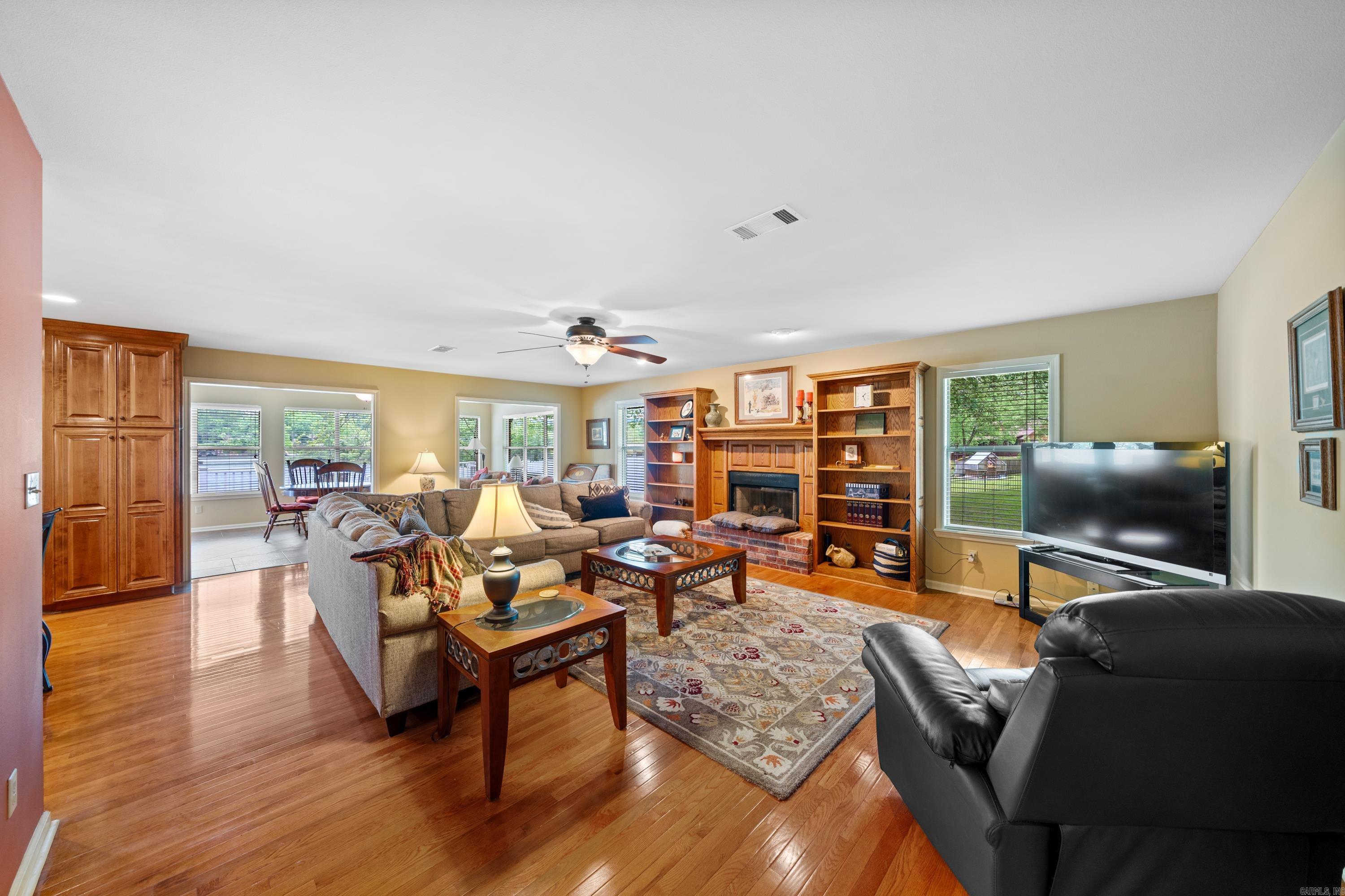 LAKESOUTH ESTATES - Residential