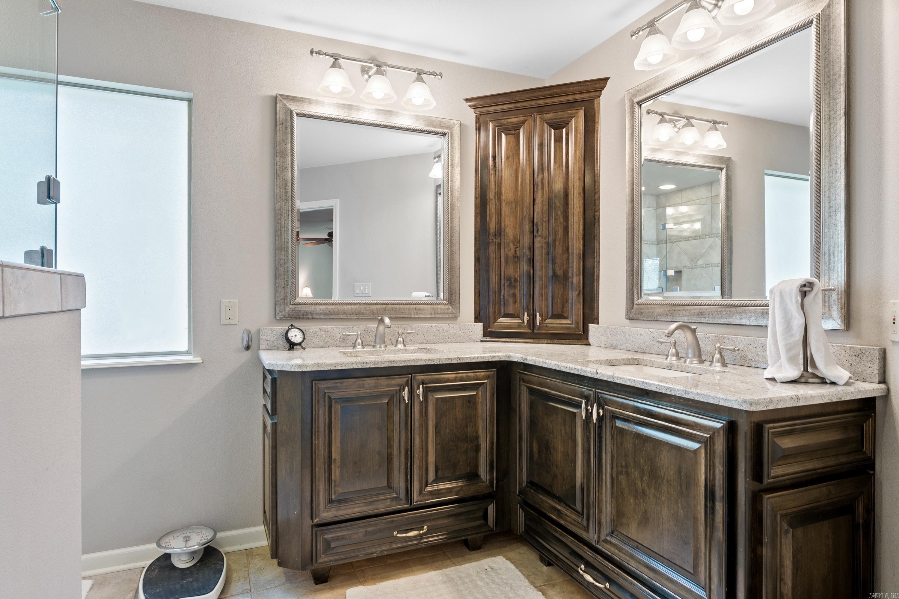 LAKESOUTH ESTATES - Residential