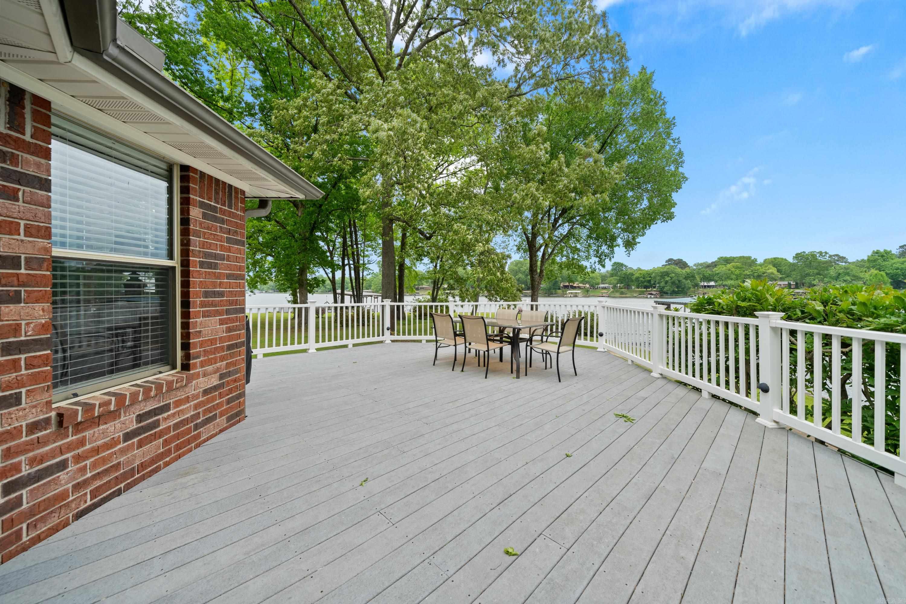 LAKESOUTH ESTATES - Residential