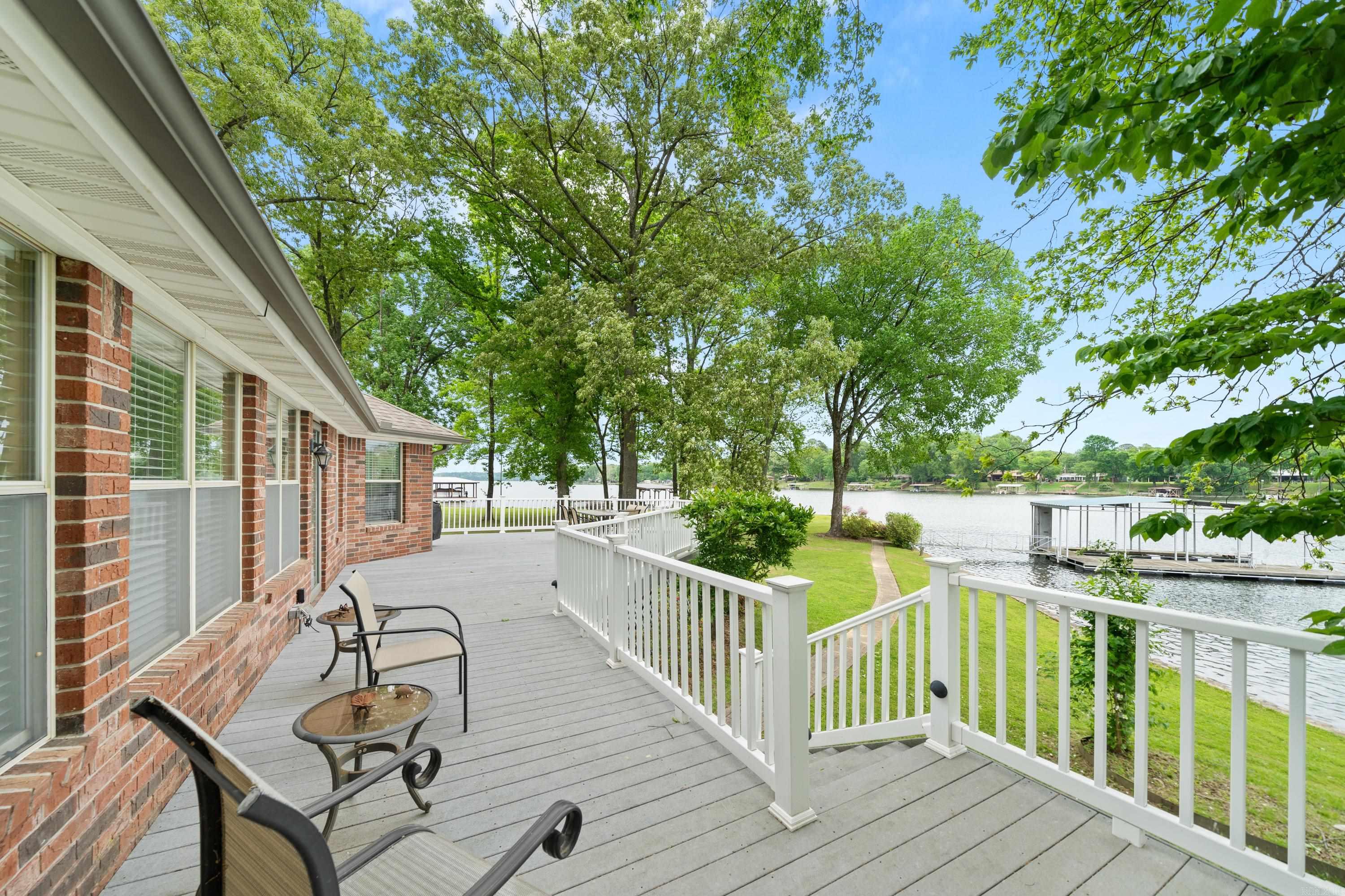 LAKESOUTH ESTATES - Residential