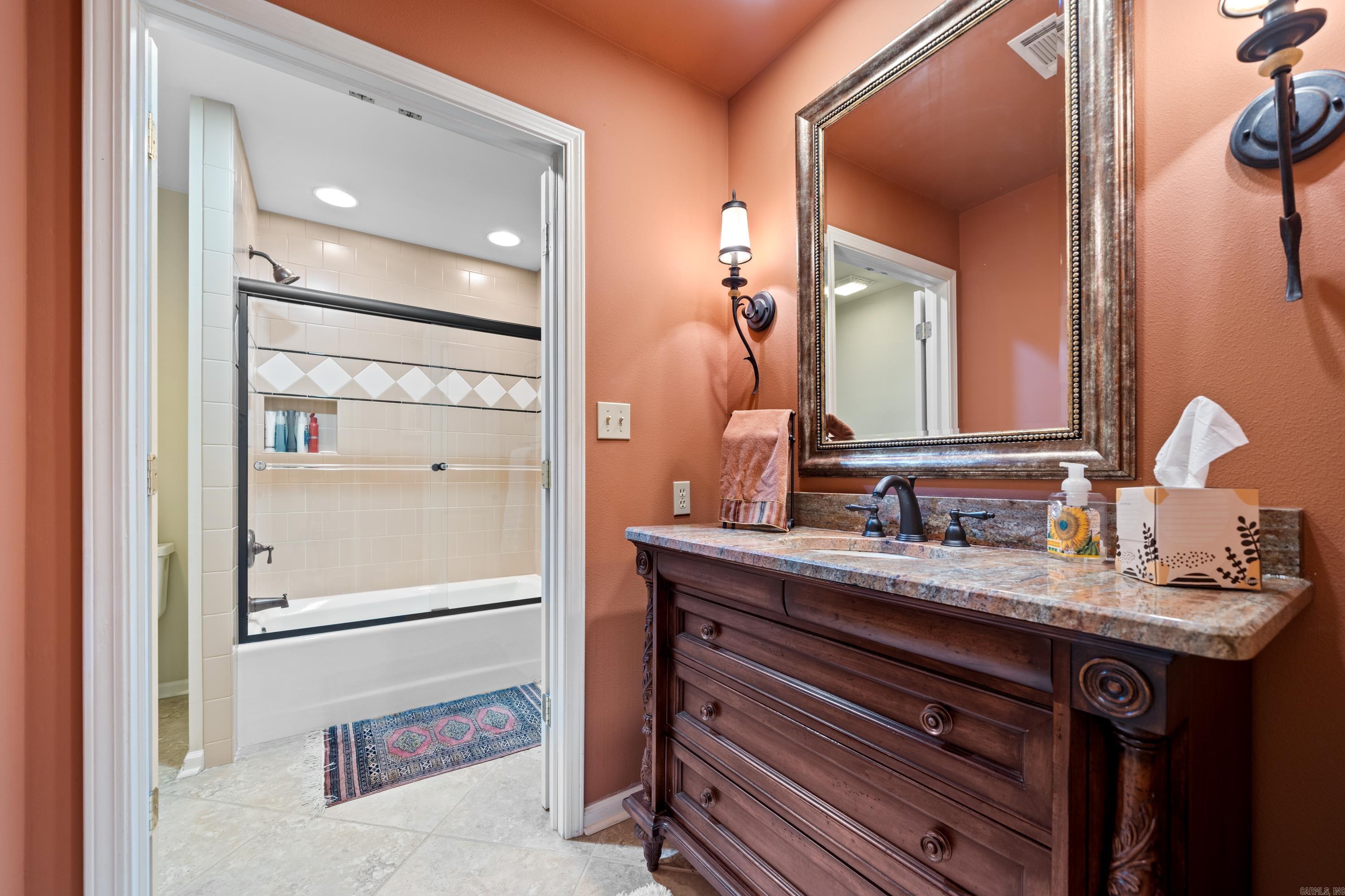 LAKESOUTH ESTATES - Residential