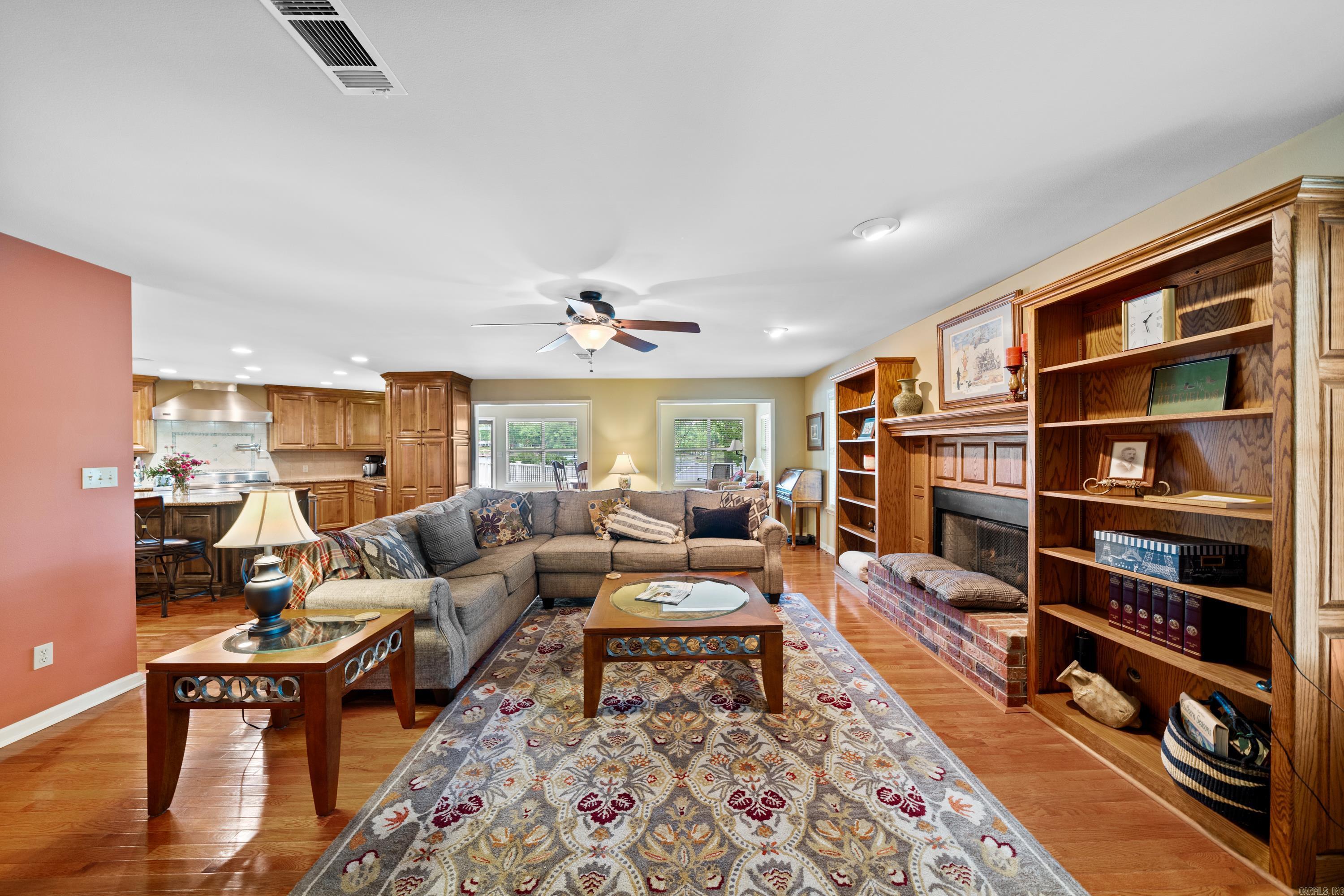 LAKESOUTH ESTATES - Residential