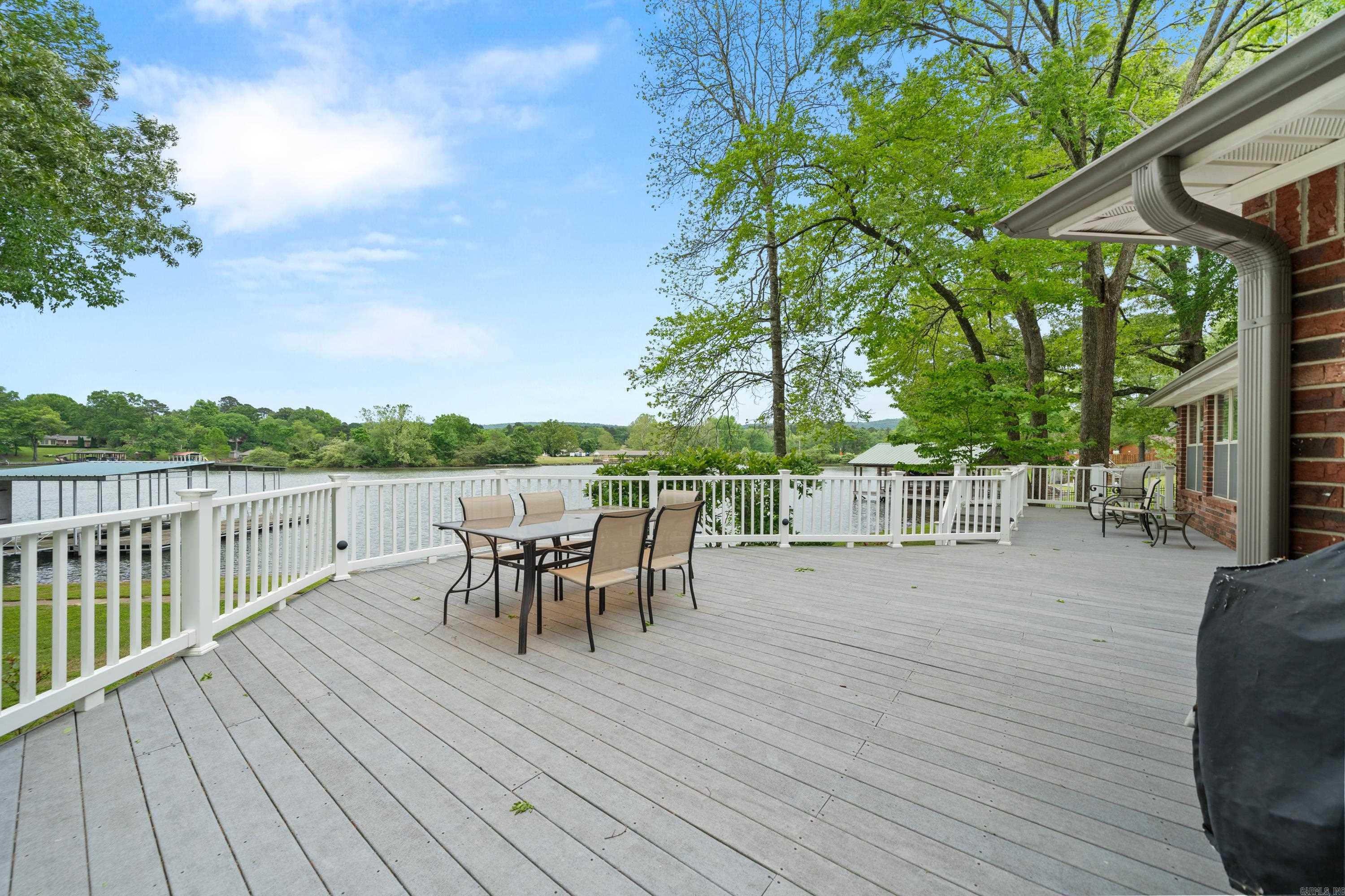 LAKESOUTH ESTATES - Residential