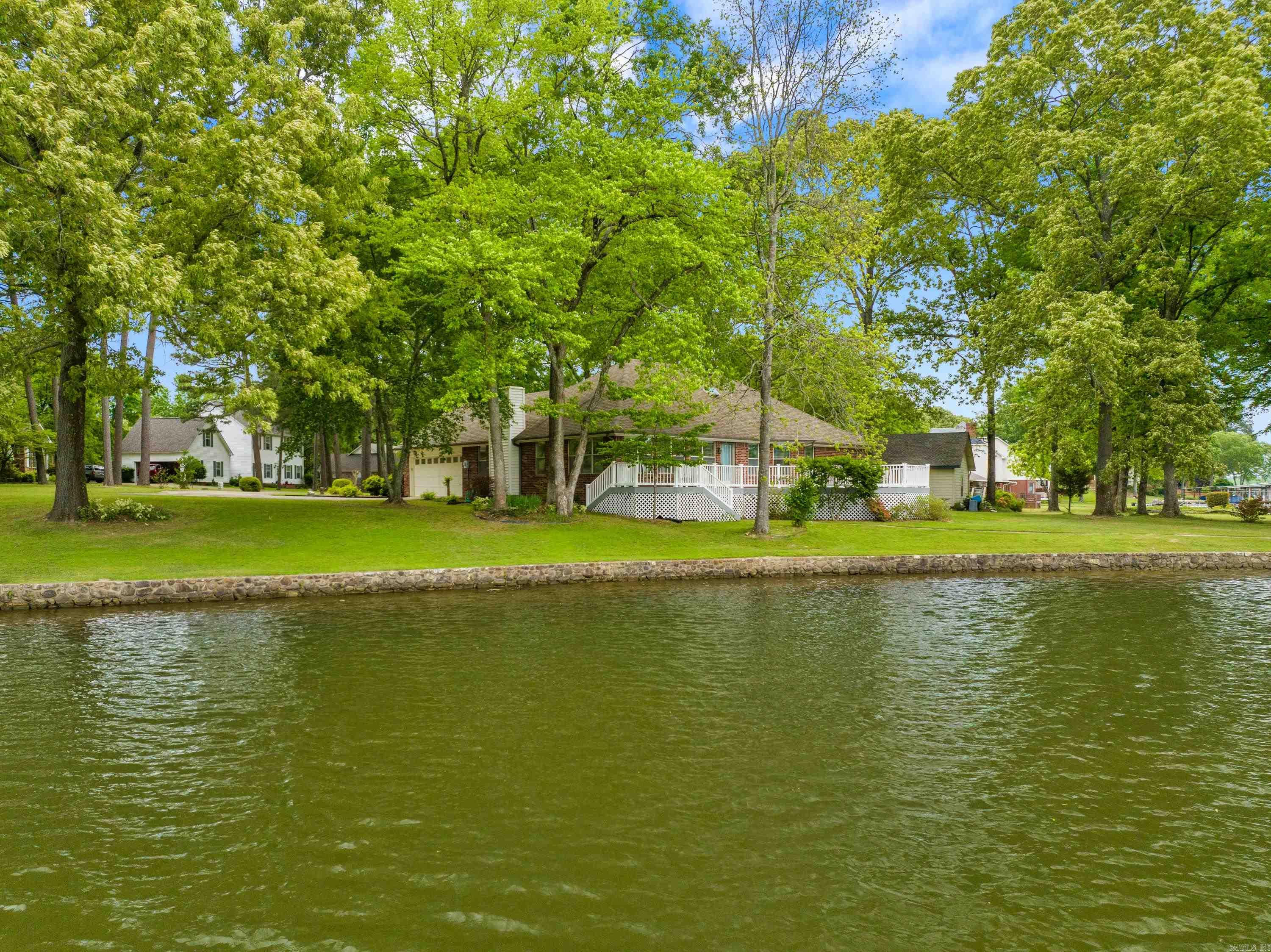 LAKESOUTH ESTATES - Residential