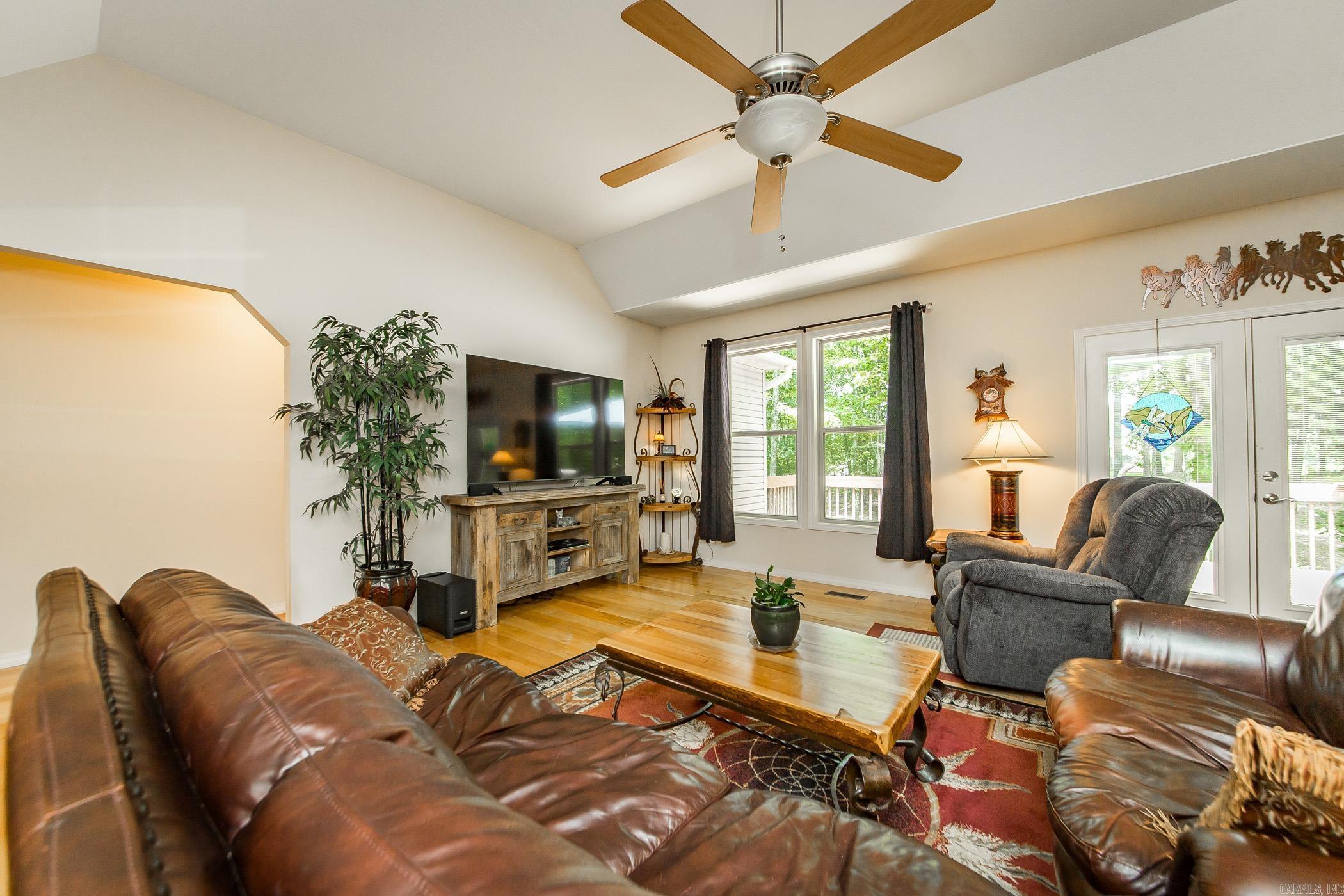 MOUNTAIN RANCH - Residential