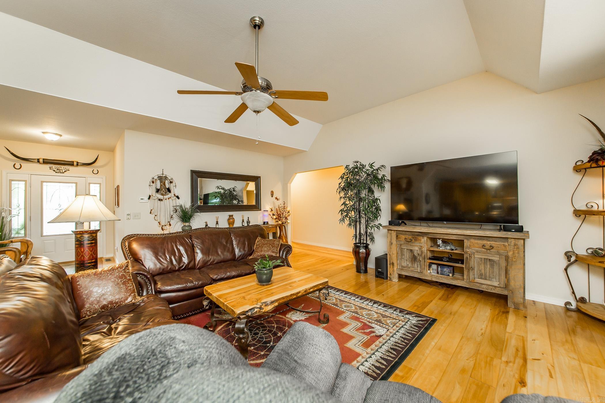 MOUNTAIN RANCH - Residential