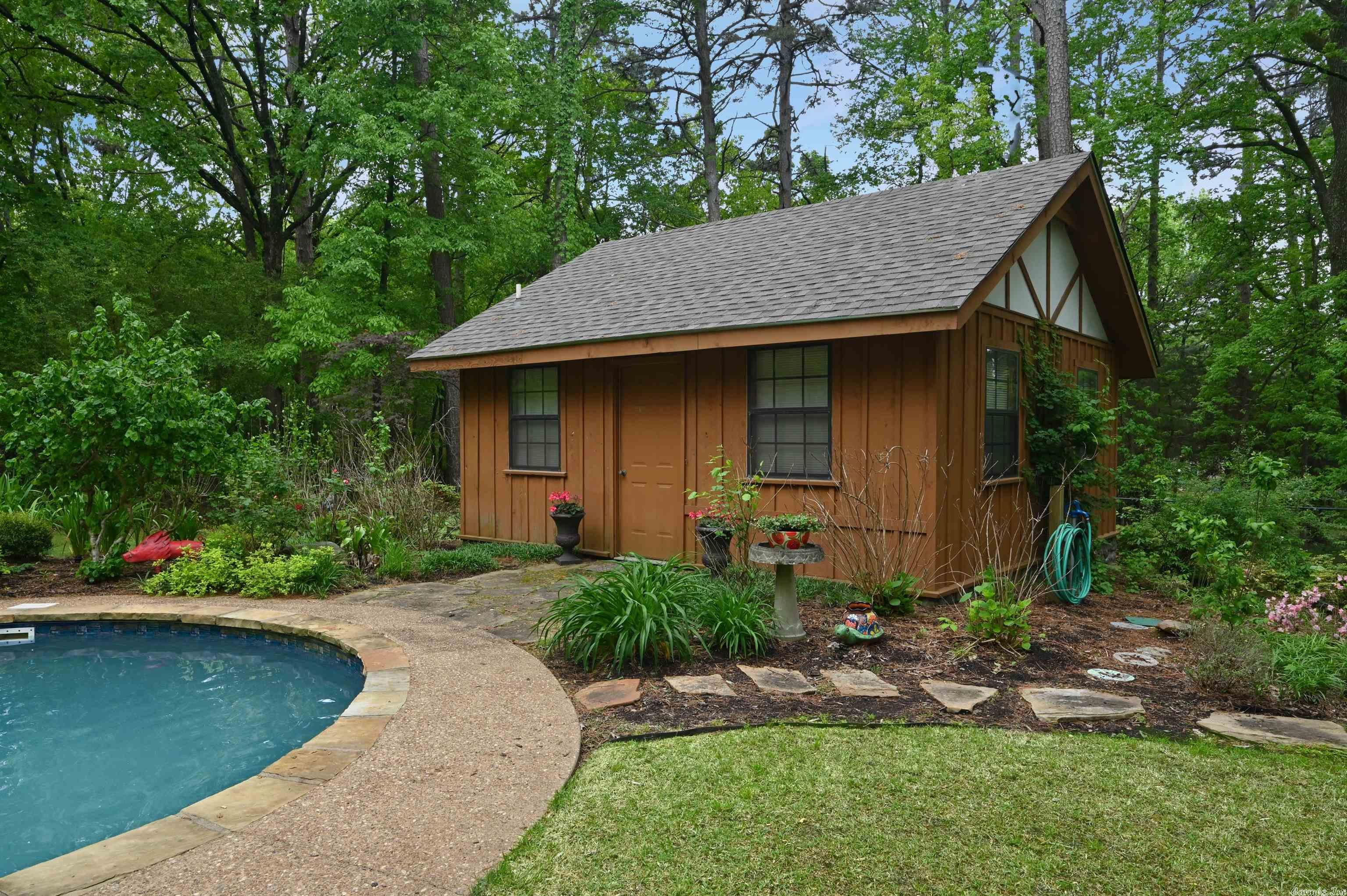 LANDS END - Residential